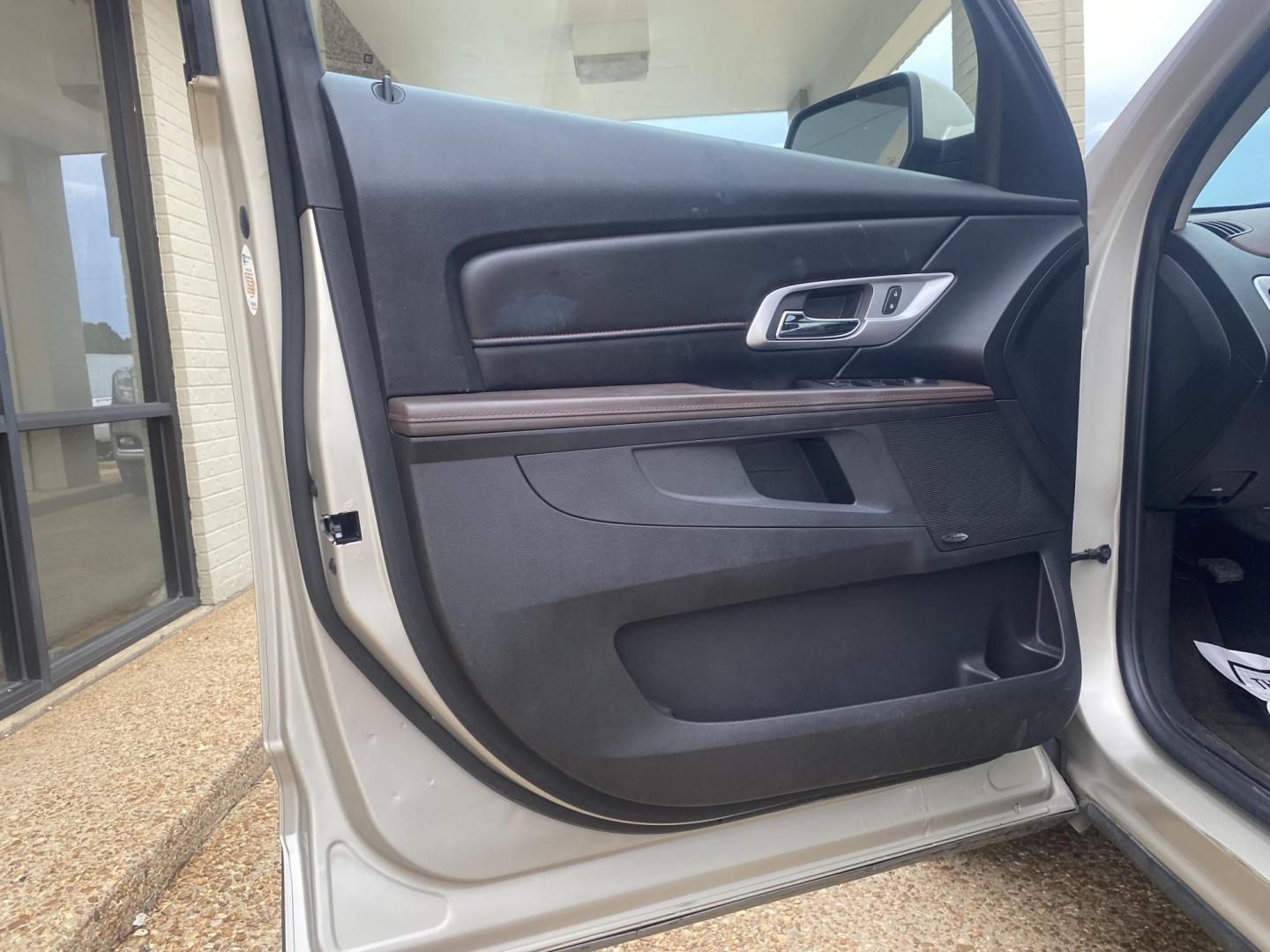 2015 TAN GMC TERRAIN SLT1 (2GKALSEK5F6) , located at 922 W. Beacon St., Philadelphia, MS, 39350, (601) 650-3675, 32.770447, -89.127151 - Photo#8