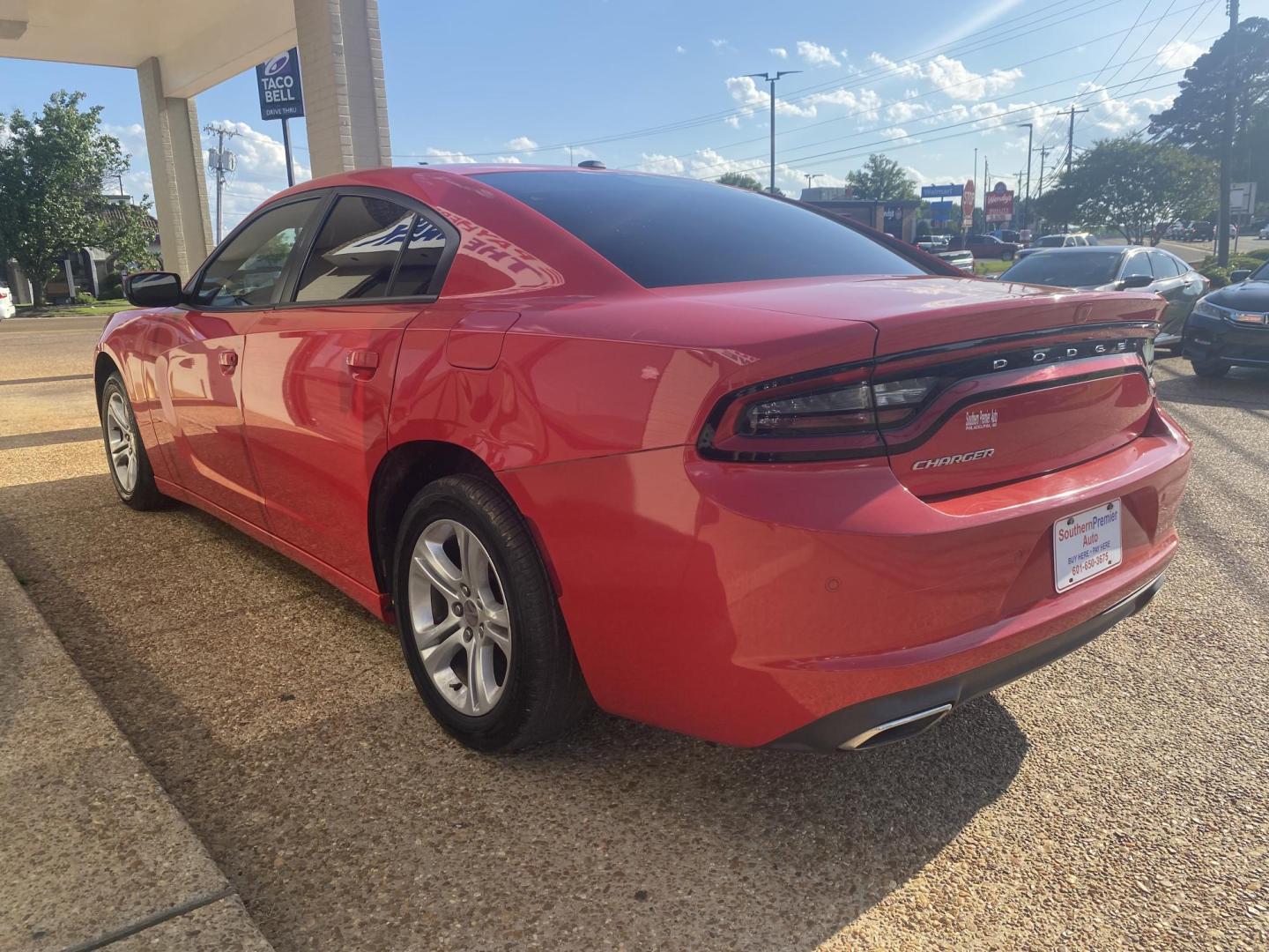 2018 RED DODGE CHARGER SXT (2C3CDXBG1JH) , located at 922 W. Beacon St., Philadelphia, MS, 39350, (601) 650-3675, 32.770447, -89.127151 - Photo#3