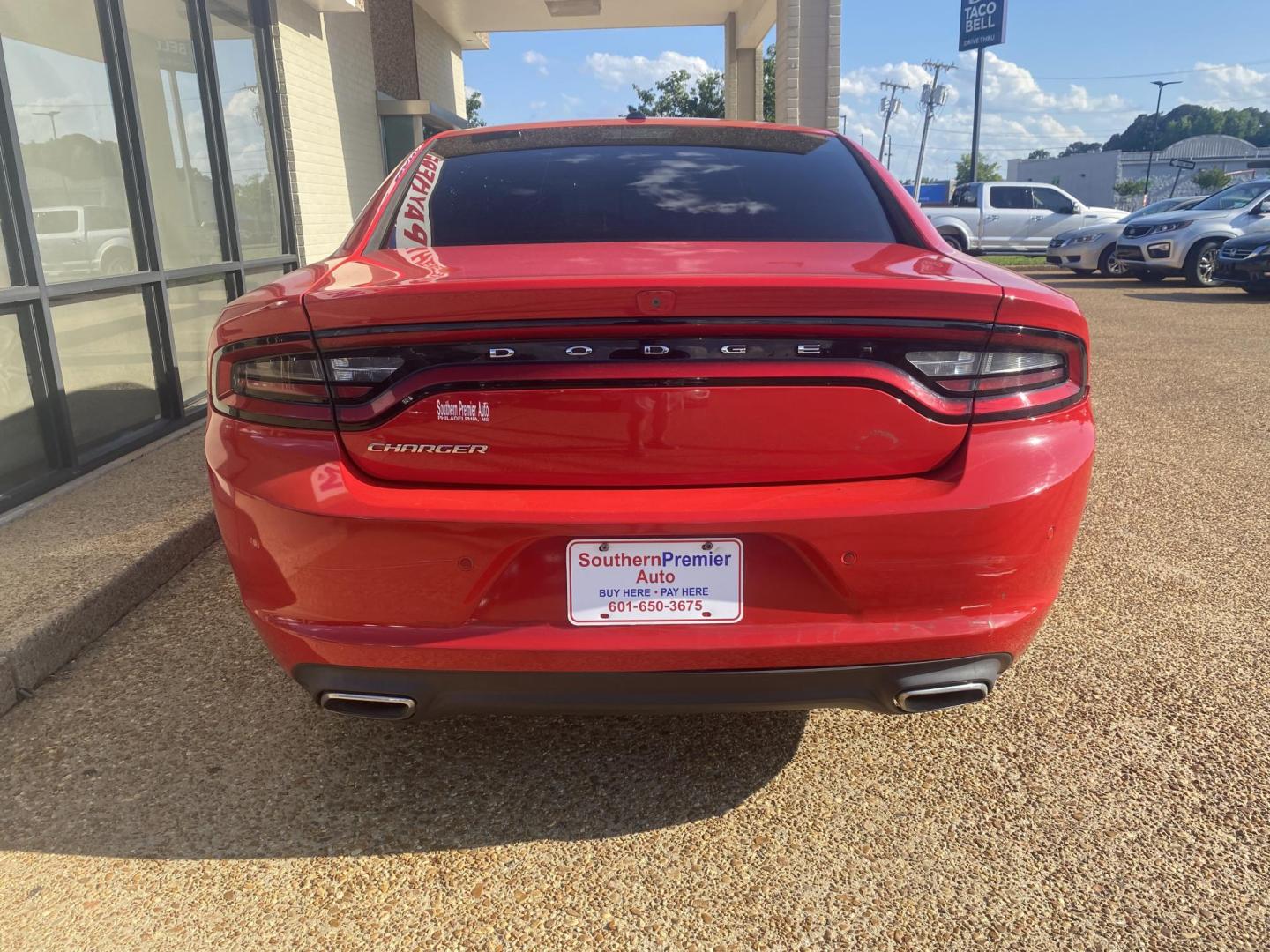 2018 RED DODGE CHARGER SXT (2C3CDXBG1JH) , located at 922 W. Beacon St., Philadelphia, MS, 39350, (601) 650-3675, 32.770447, -89.127151 - Photo#4