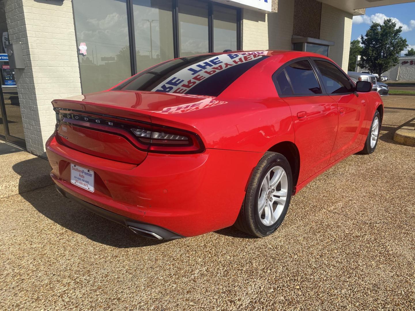 2018 RED DODGE CHARGER SXT (2C3CDXBG1JH) , located at 922 W. Beacon St., Philadelphia, MS, 39350, (601) 650-3675, 32.770447, -89.127151 - Photo#5