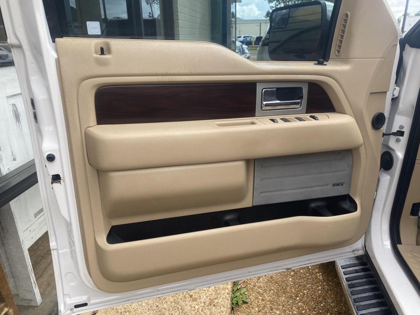 2012 WHITE FORD F-150 KING RANCH (1FTFW1ET9CK) , located at 922 W. Beacon St., Philadelphia, MS, 39350, (601) 650-3675, 32.770447, -89.127151 - Photo#8