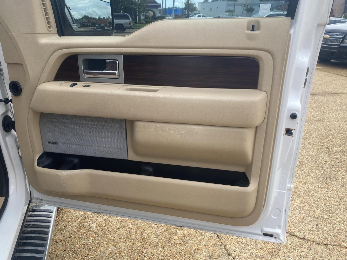 2012 WHITE FORD F-150 KING RANCH (1FTFW1ET9CK) , located at 922 W. Beacon St., Philadelphia, MS, 39350, (601) 650-3675, 32.770447, -89.127151 - Photo#11