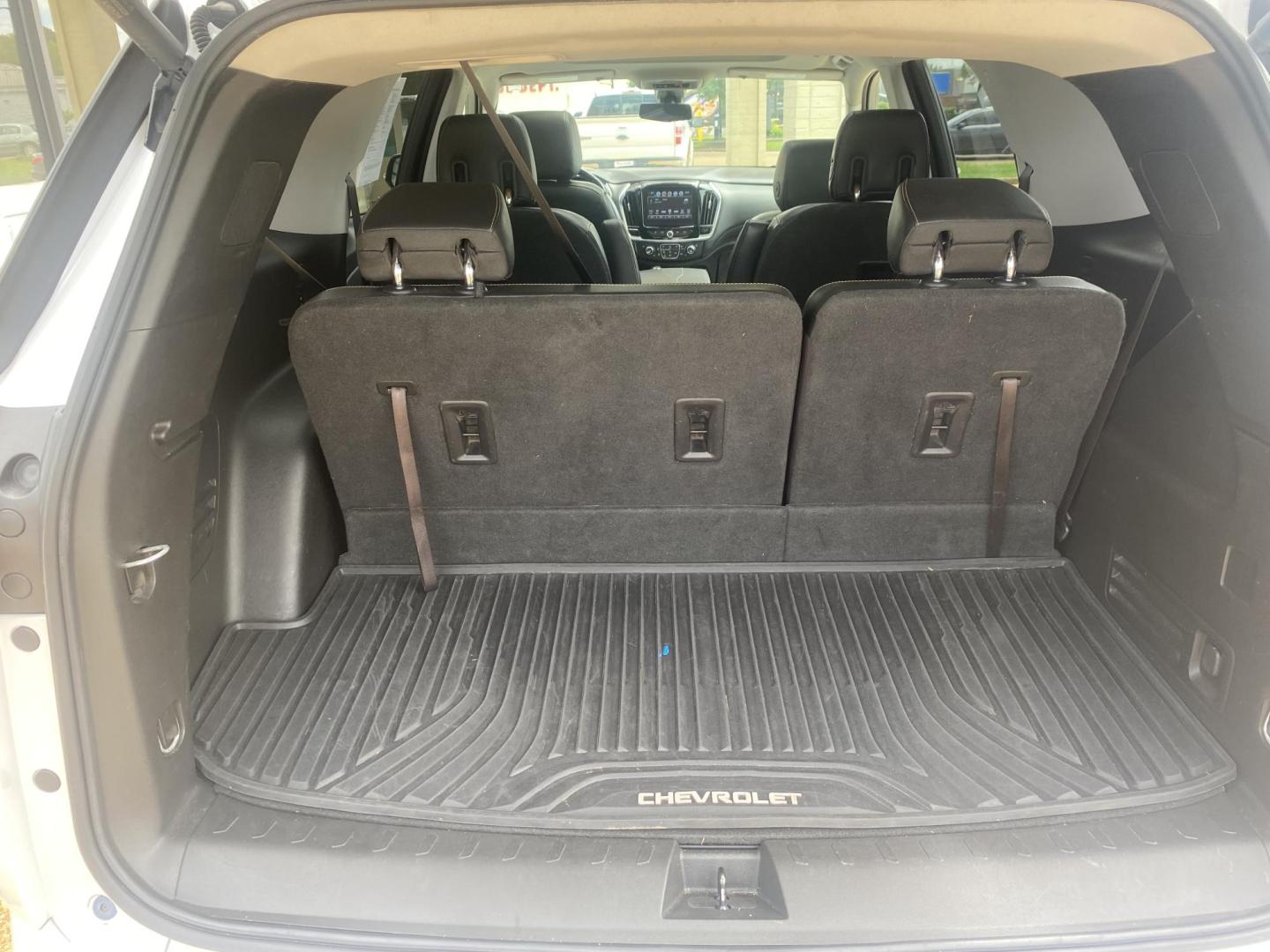 2018 WHITE CHEVROLET TRAVERSE PREMIER (1GNERKKW1JJ) , located at 922 W. Beacon St., Philadelphia, MS, 39350, (601) 650-3675, 32.770447, -89.127151 - Photo#19