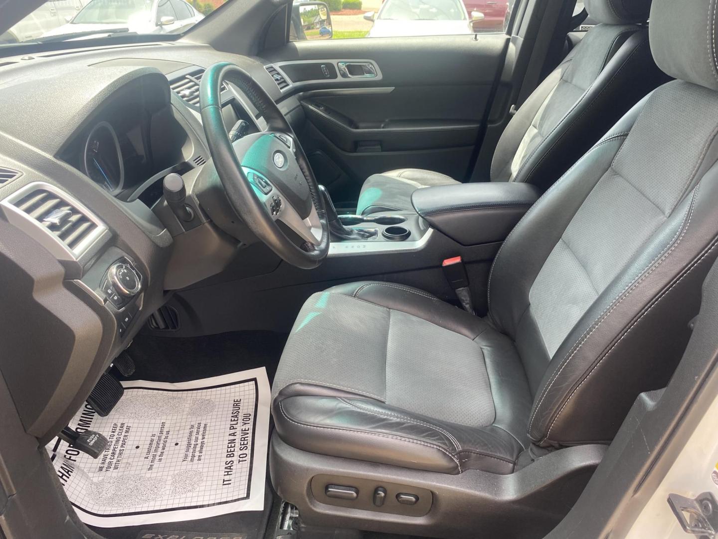 2015 WHITE FORD EXPLORER XLT (1FM5K7D82FG) , located at 922 W. Beacon St., Philadelphia, MS, 39350, (601) 650-3675, 32.770447, -89.127151 - Photo#9