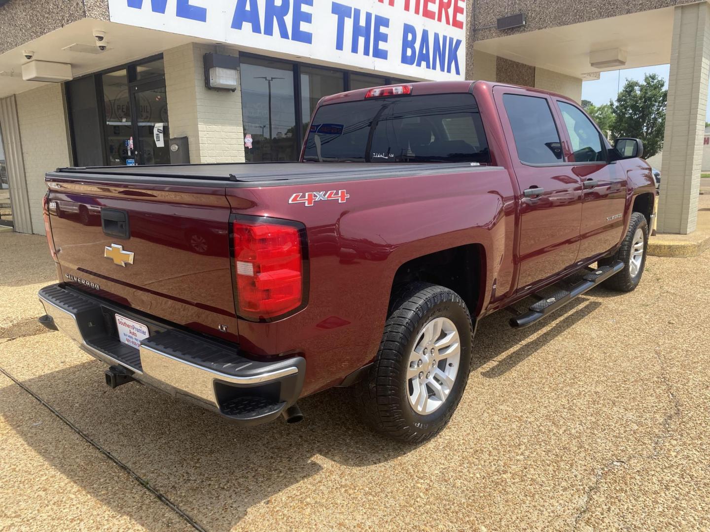 2014 RED CHEVROLET SILVERADO LT (3GCUKREC1EG) , located at 922 W. Beacon St., Philadelphia, MS, 39350, (601) 650-3675, 32.770447, -89.127151 - Photo#5
