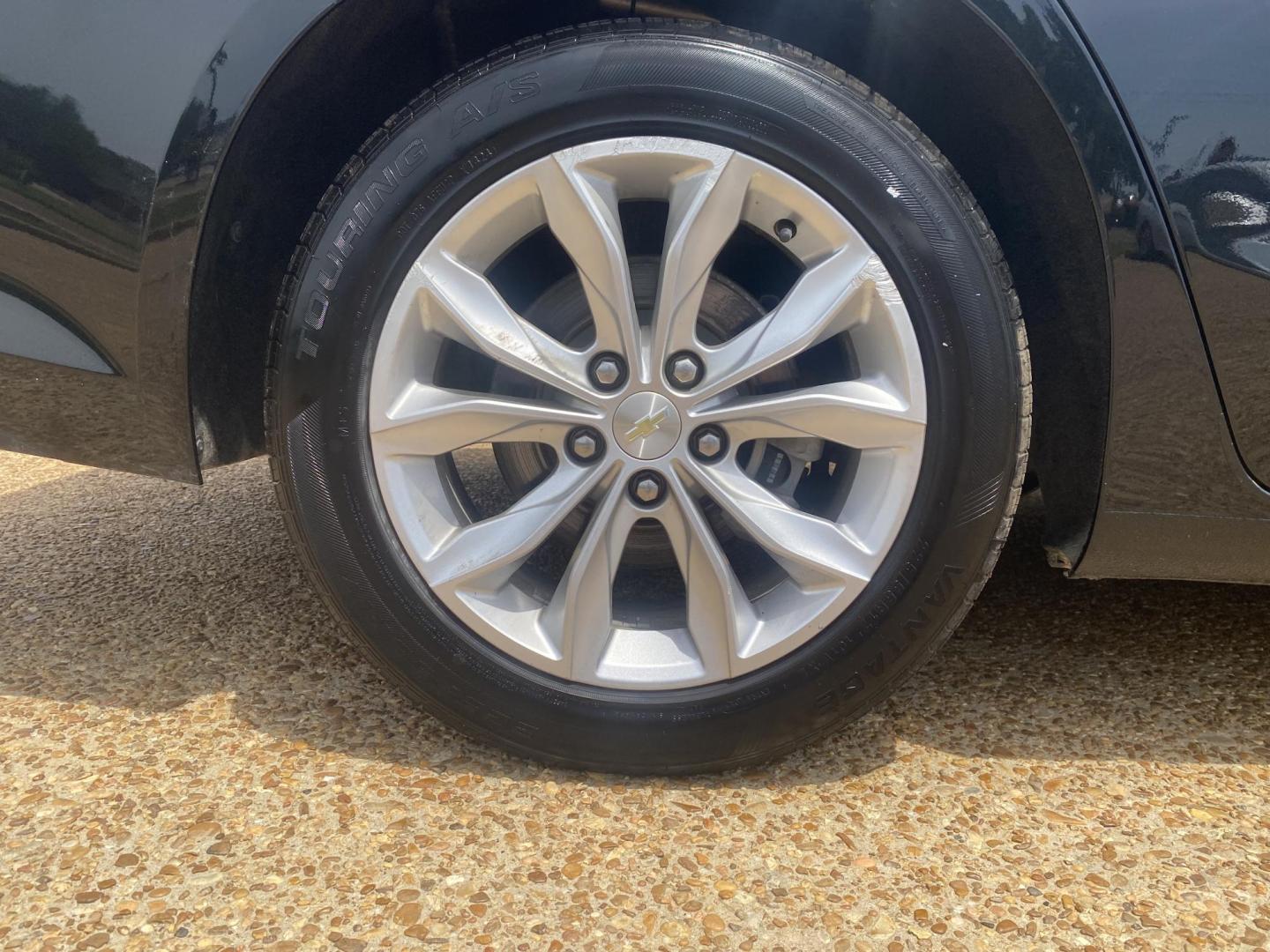 2019 BLACK CHEVROLET MALIBU LT (2FL) (1G1ZD5ST2KF) , located at 922 W. Beacon St., Philadelphia, MS, 39350, (601) 650-3675, 32.770447, -89.127151 - Photo#7