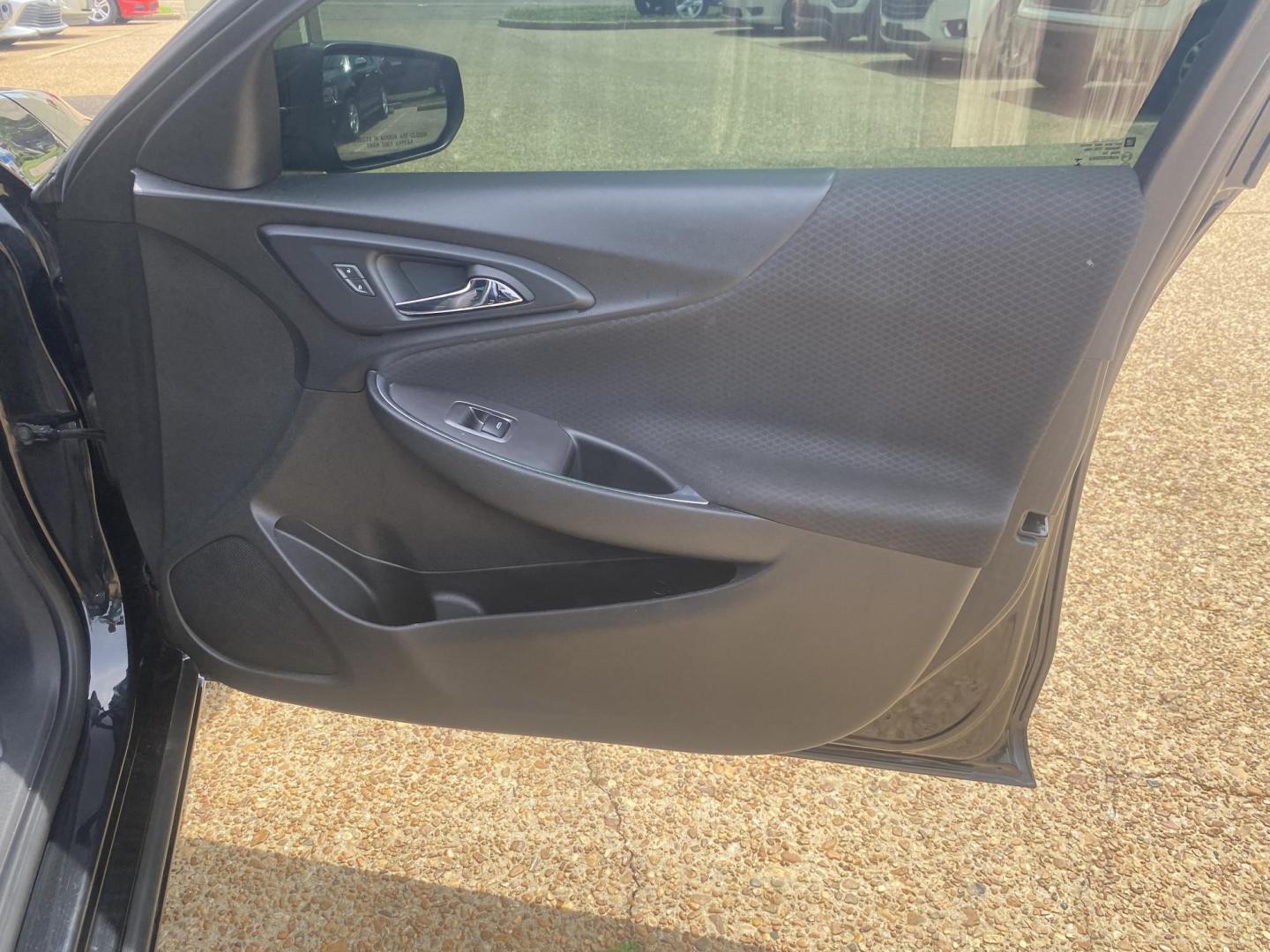 2019 BLACK CHEVROLET MALIBU LT (2FL) (1G1ZD5ST2KF) , located at 922 W. Beacon St., Philadelphia, MS, 39350, (601) 650-3675, 32.770447, -89.127151 - Photo#11