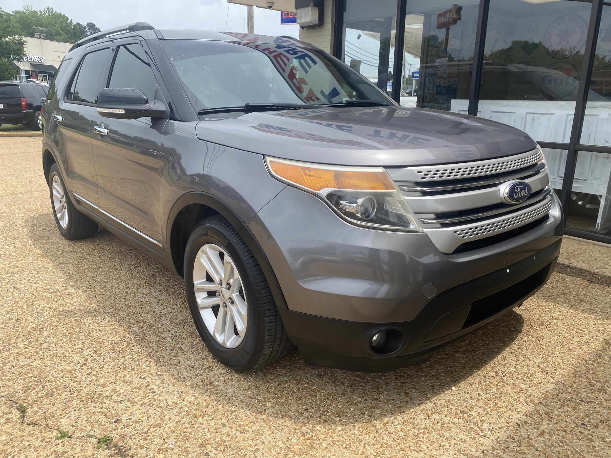 photo of 2014 FORD EXPLORER XLT 
