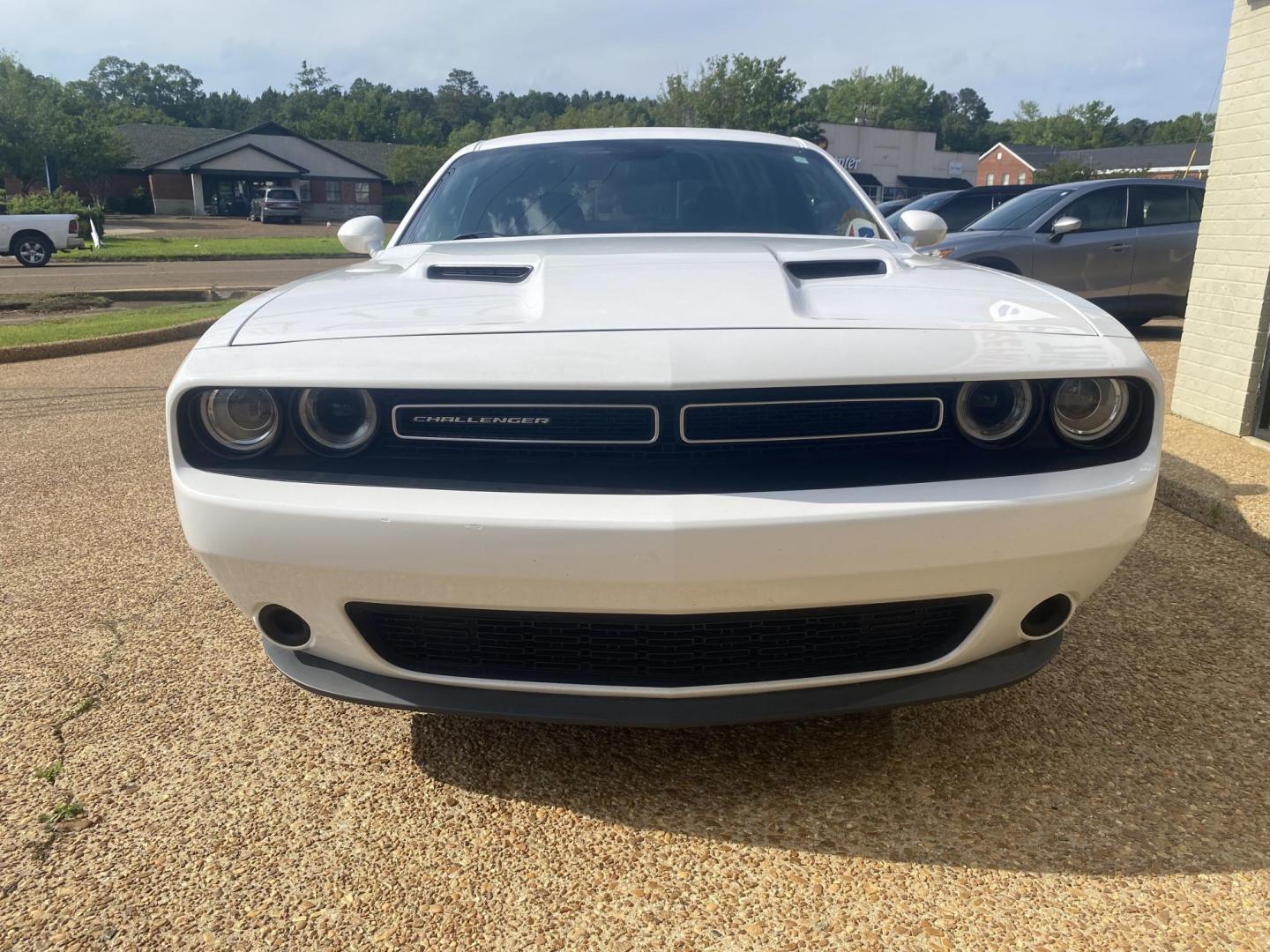 2016 WHITE DODGE CHALLENGER SXT (2C3CDZAG7GH) , located at 922 W. Beacon St., Philadelphia, MS, 39350, (601) 650-3675, 32.770447, -89.127151 - Photo#1