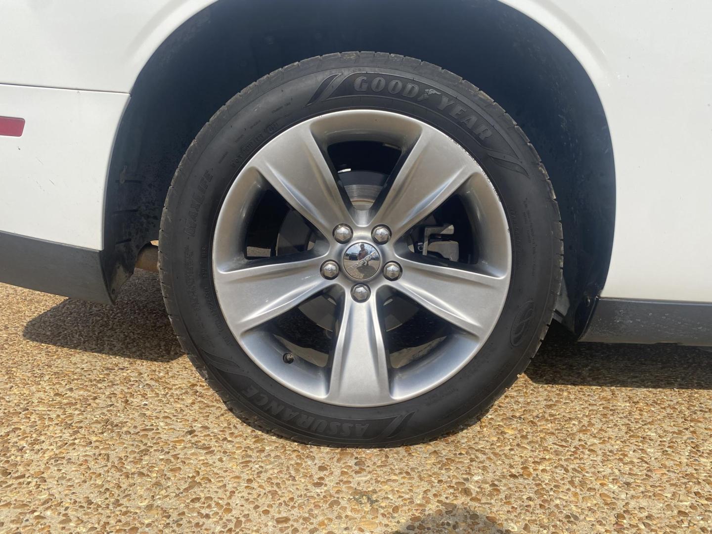 2016 WHITE DODGE CHALLENGER SXT (2C3CDZAG7GH) , located at 922 W. Beacon St., Philadelphia, MS, 39350, (601) 650-3675, 32.770447, -89.127151 - Photo#7