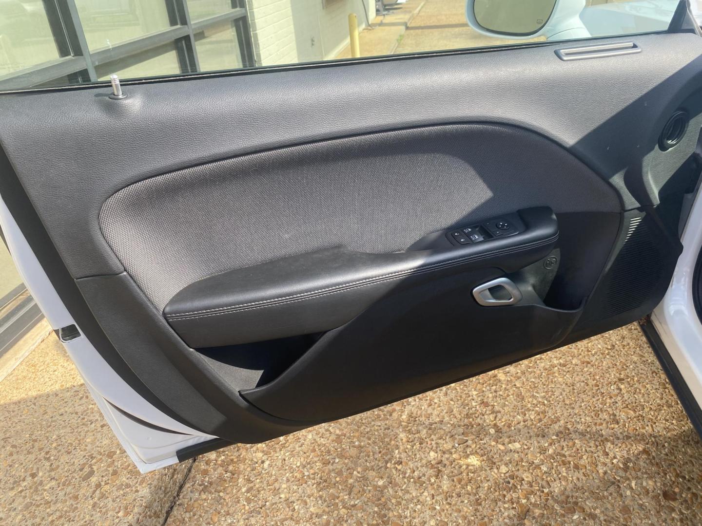 2016 WHITE DODGE CHALLENGER SXT (2C3CDZAG7GH) , located at 922 W. Beacon St., Philadelphia, MS, 39350, (601) 650-3675, 32.770447, -89.127151 - Photo#8