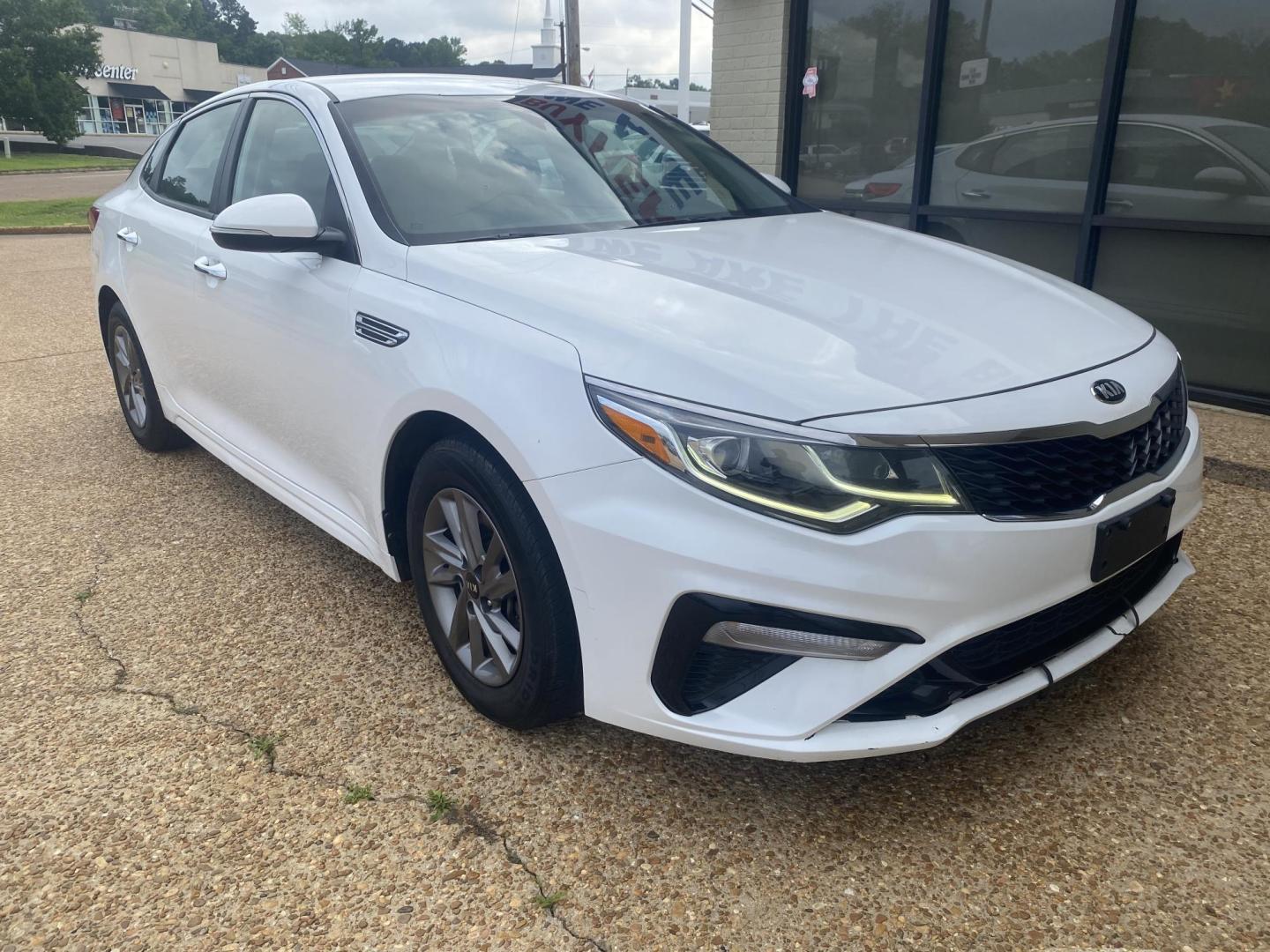 2020 WHITE KIA OPTIMA LX (5XXGT4L38LG) , located at 922 W. Beacon St., Philadelphia, MS, 39350, (601) 650-3675, 32.770447, -89.127151 - Photo#0
