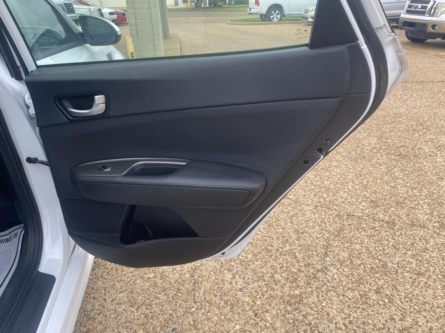 2020 WHITE KIA OPTIMA LX (5XXGT4L38LG) , located at 922 W. Beacon St., Philadelphia, MS, 39350, (601) 650-3675, 32.770447, -89.127151 - Photo#15