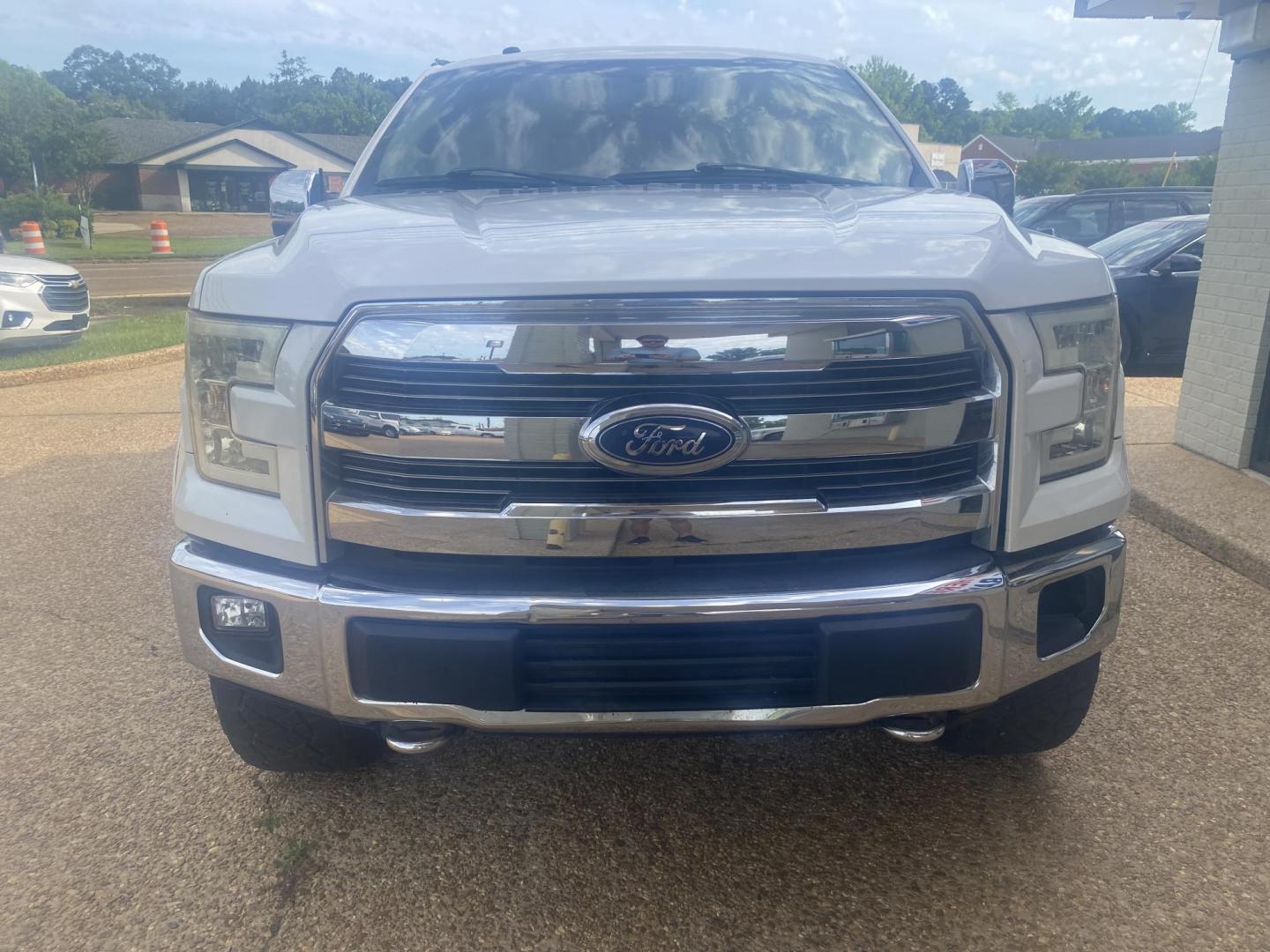 2016 WHITE FORD F-150 LARIAT (1FTEW1EF4GF) , located at 922 W. Beacon St., Philadelphia, MS, 39350, (601) 650-3675, 32.770447, -89.127151 - Photo#1