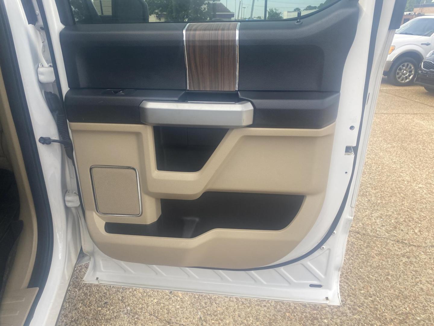 2016 WHITE FORD F-150 LARIAT (1FTEW1EF4GF) , located at 922 W. Beacon St., Philadelphia, MS, 39350, (601) 650-3675, 32.770447, -89.127151 - Photo#15
