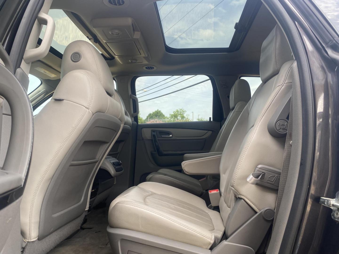 2015 GRAY CHEVROLET TRAVERSE LTZ (1GNKRJKD6FJ) , located at 922 W. Beacon St., Philadelphia, MS, 39350, (601) 650-3675, 32.770447, -89.127151 - Photo#14
