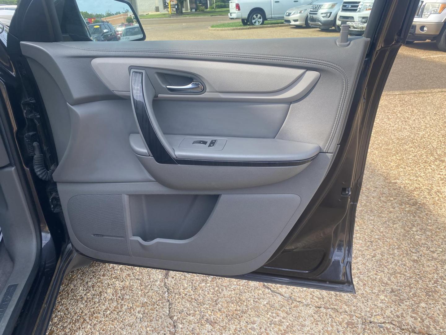 2015 GRAY CHEVROLET TRAVERSE LTZ (1GNKRJKD6FJ) , located at 922 W. Beacon St., Philadelphia, MS, 39350, (601) 650-3675, 32.770447, -89.127151 - Photo#11