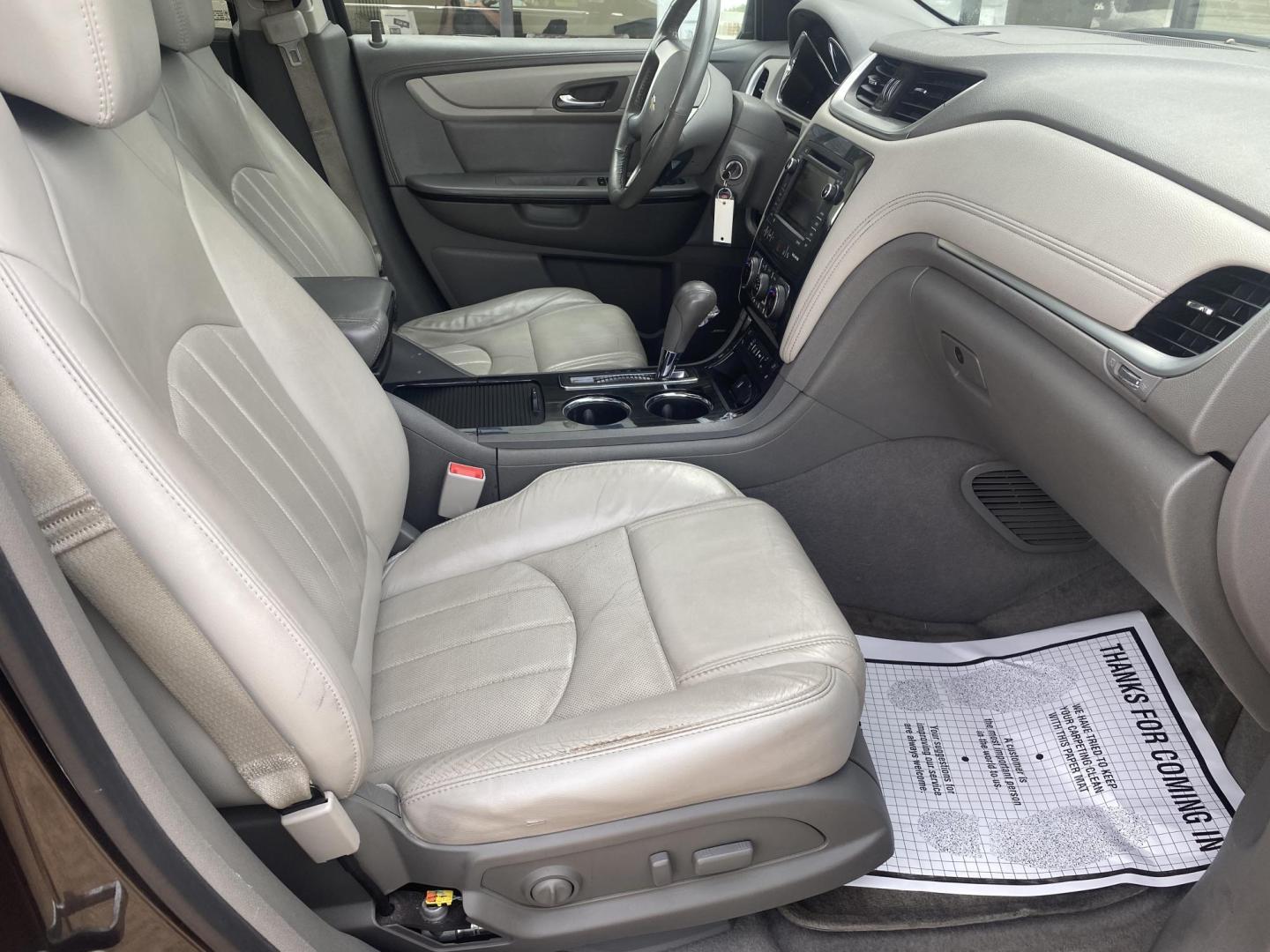 2015 GRAY CHEVROLET TRAVERSE LTZ (1GNKRJKD6FJ) , located at 922 W. Beacon St., Philadelphia, MS, 39350, (601) 650-3675, 32.770447, -89.127151 - Photo#10