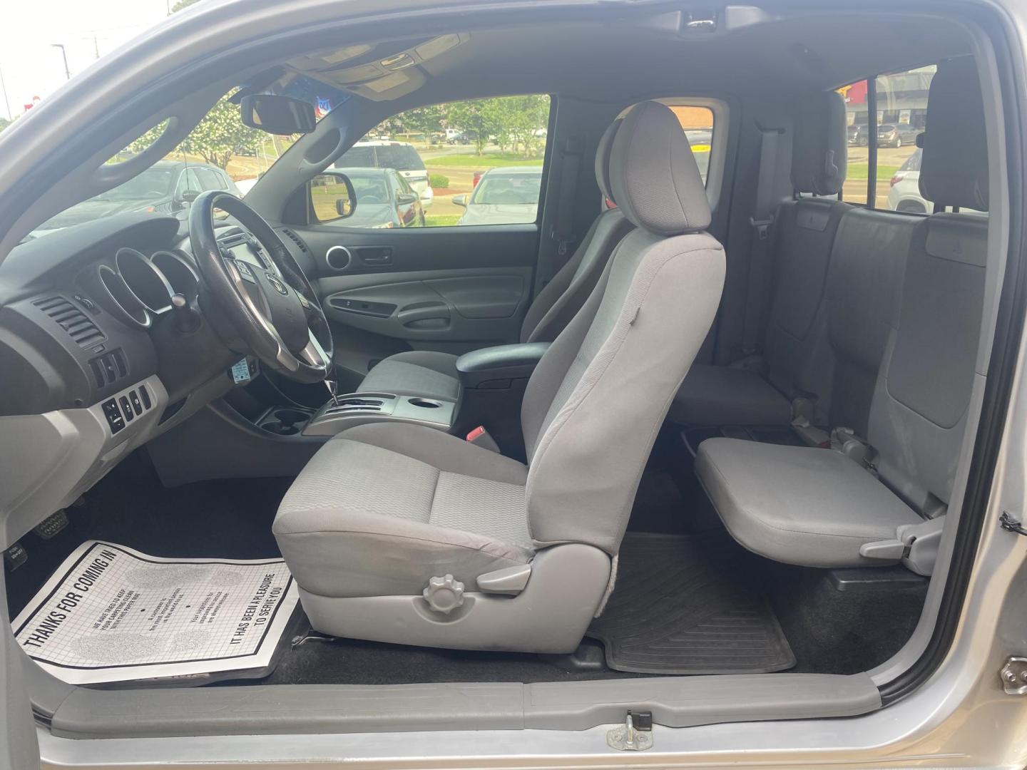 2013 SILVER TOYOTA TACOMA PRERUNNER (5TFTX4GN7DX) , located at 922 W. Beacon St., Philadelphia, MS, 39350, (601) 650-3675, 32.770447, -89.127151 - Photo#9