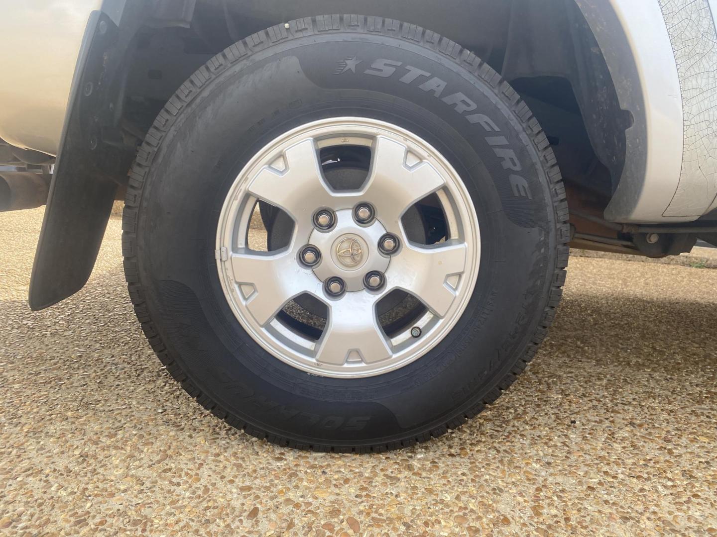 2013 SILVER TOYOTA TACOMA PRERUNNER (5TFTX4GN7DX) , located at 922 W. Beacon St., Philadelphia, MS, 39350, (601) 650-3675, 32.770447, -89.127151 - Photo#7