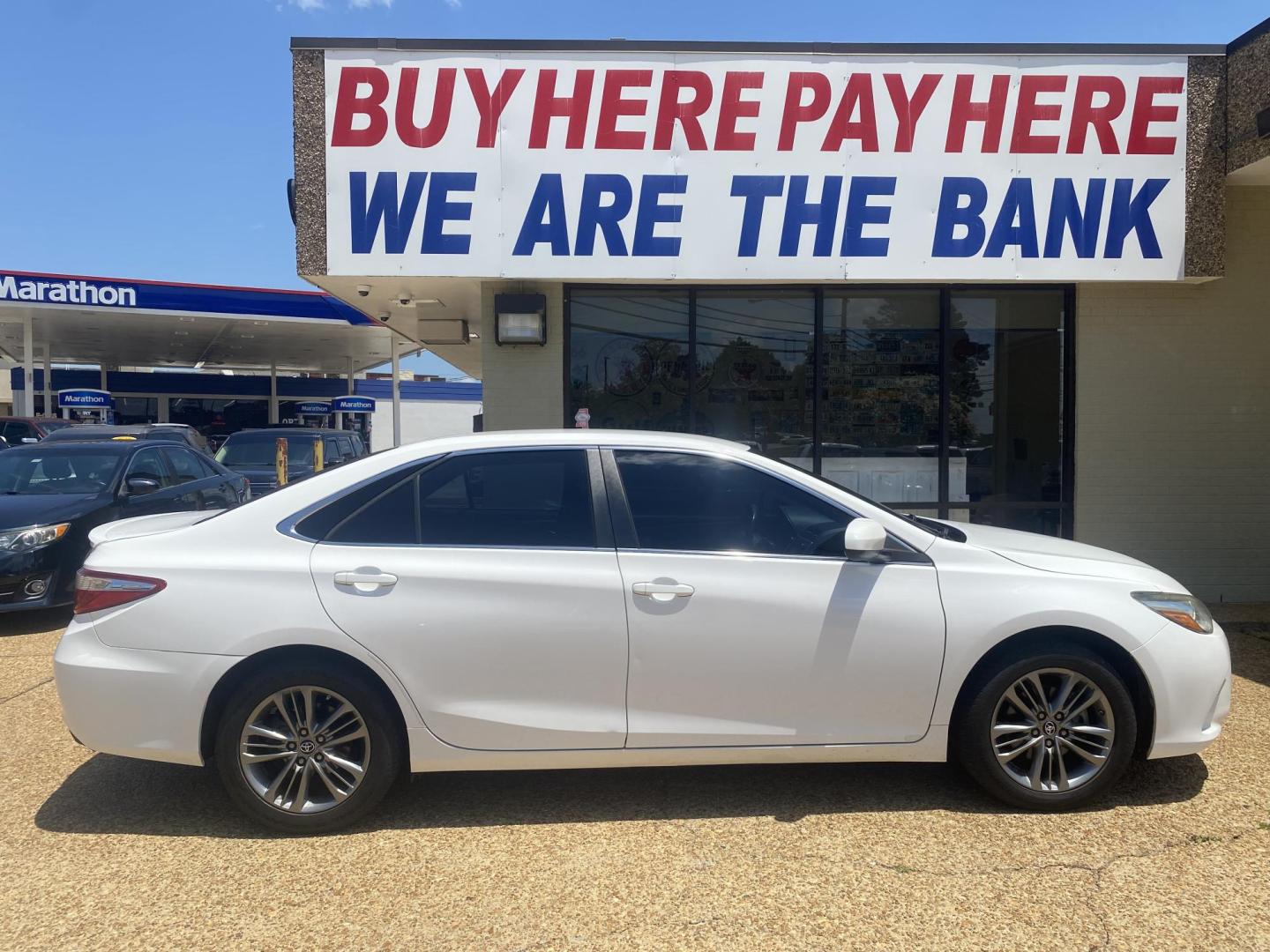 2016 WHITE TOYOTA CAMRY SE (4T1BF1FK8GU) , located at 922 W. Beacon St., Philadelphia, MS, 39350, (601) 650-3675, 32.770447, -89.127151 - Photo#6