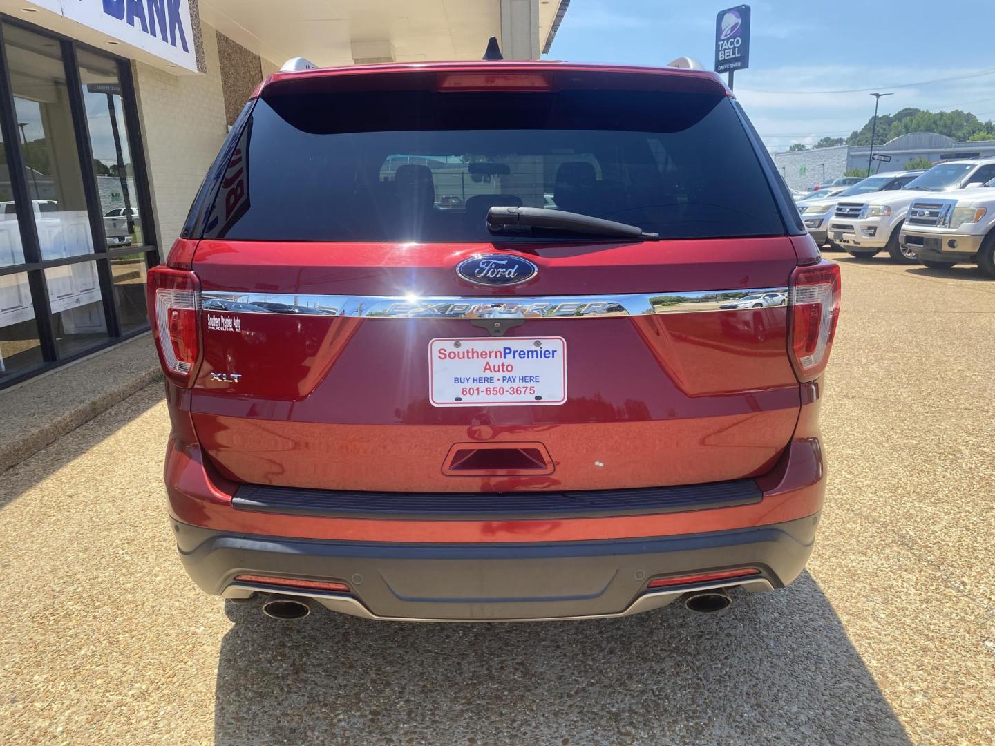 2018 RED FORD EXPLORER XLT (1FM5K7D88JG) , located at 922 W. Beacon St., Philadelphia, MS, 39350, (601) 650-3675, 32.770447, -89.127151 - Photo#4