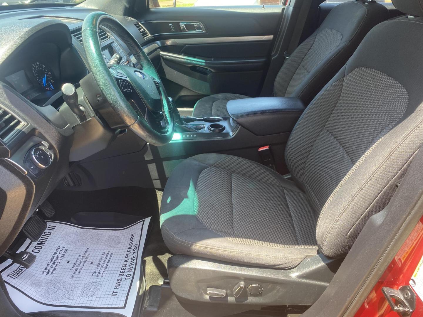 2018 RED FORD EXPLORER XLT (1FM5K7D88JG) , located at 922 W. Beacon St., Philadelphia, MS, 39350, (601) 650-3675, 32.770447, -89.127151 - Photo#9