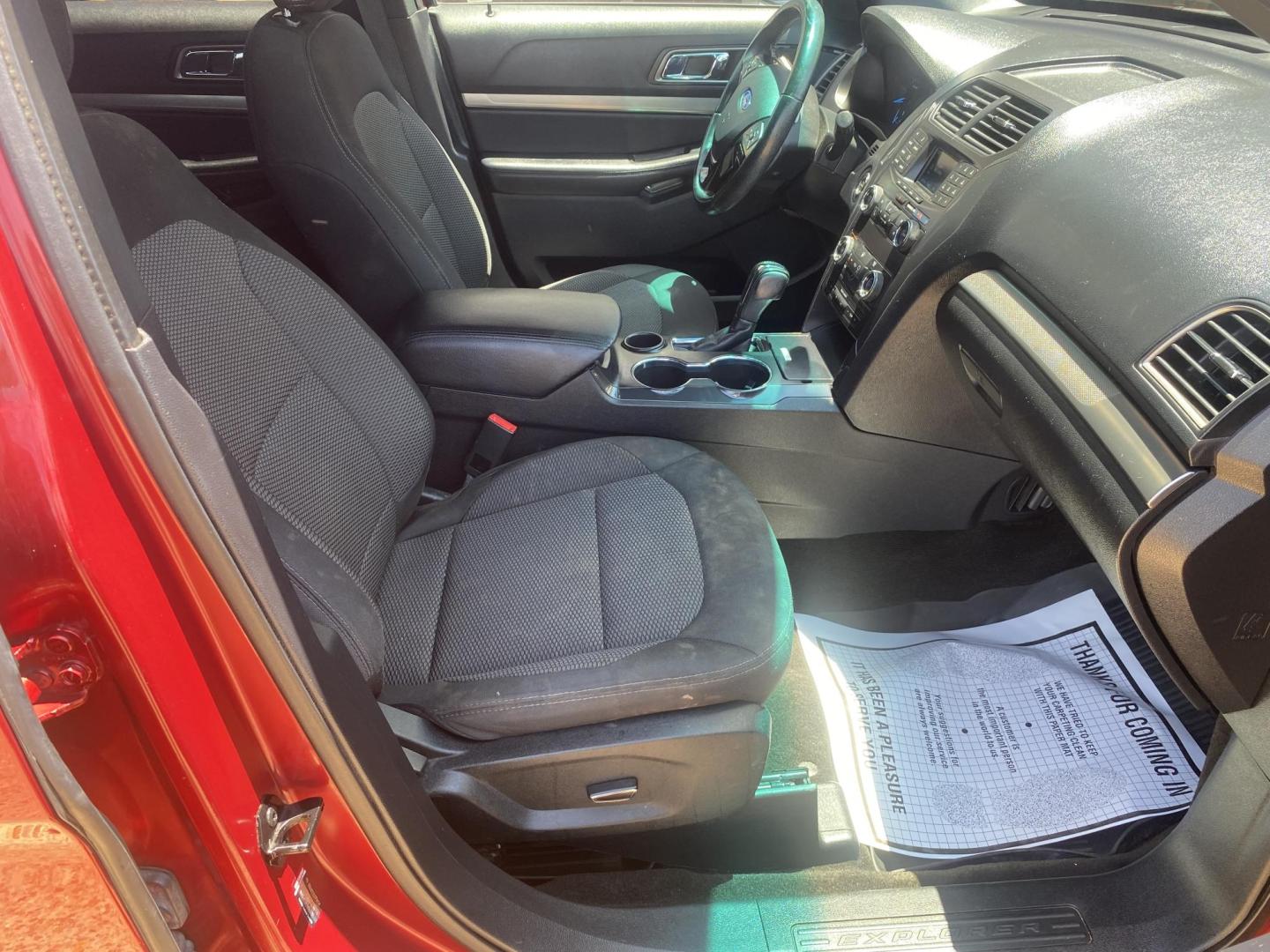 2018 RED FORD EXPLORER XLT (1FM5K7D88JG) , located at 922 W. Beacon St., Philadelphia, MS, 39350, (601) 650-3675, 32.770447, -89.127151 - Photo#10