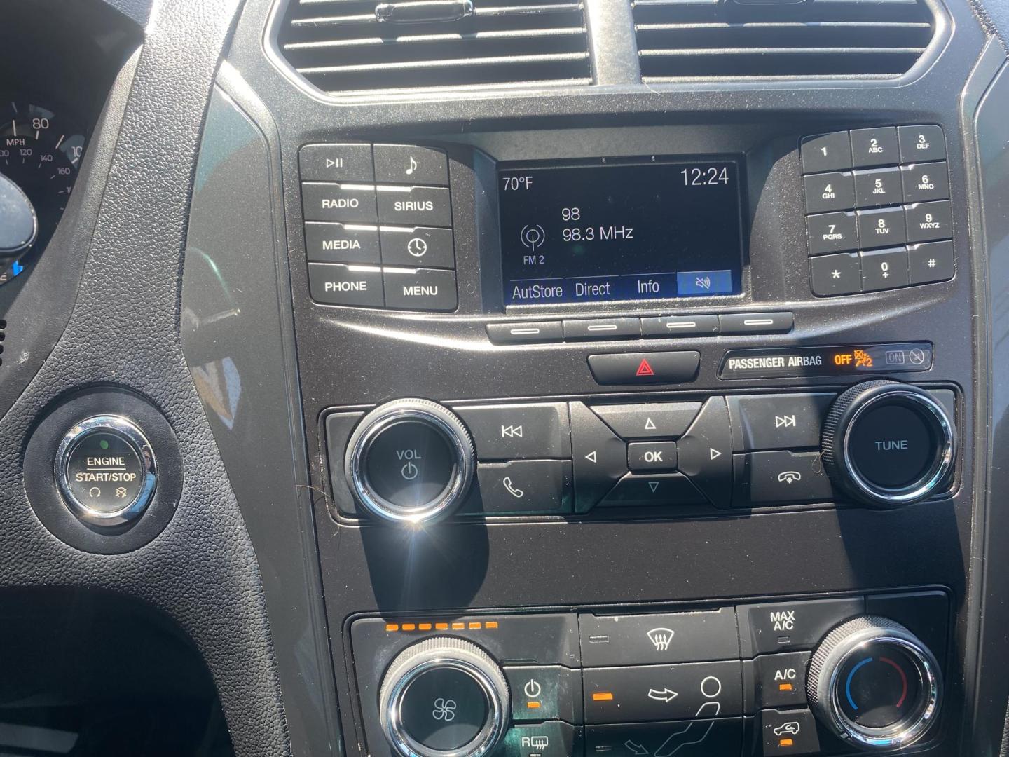 2018 RED FORD EXPLORER XLT (1FM5K7D88JG) , located at 922 W. Beacon St., Philadelphia, MS, 39350, (601) 650-3675, 32.770447, -89.127151 - Photo#17
