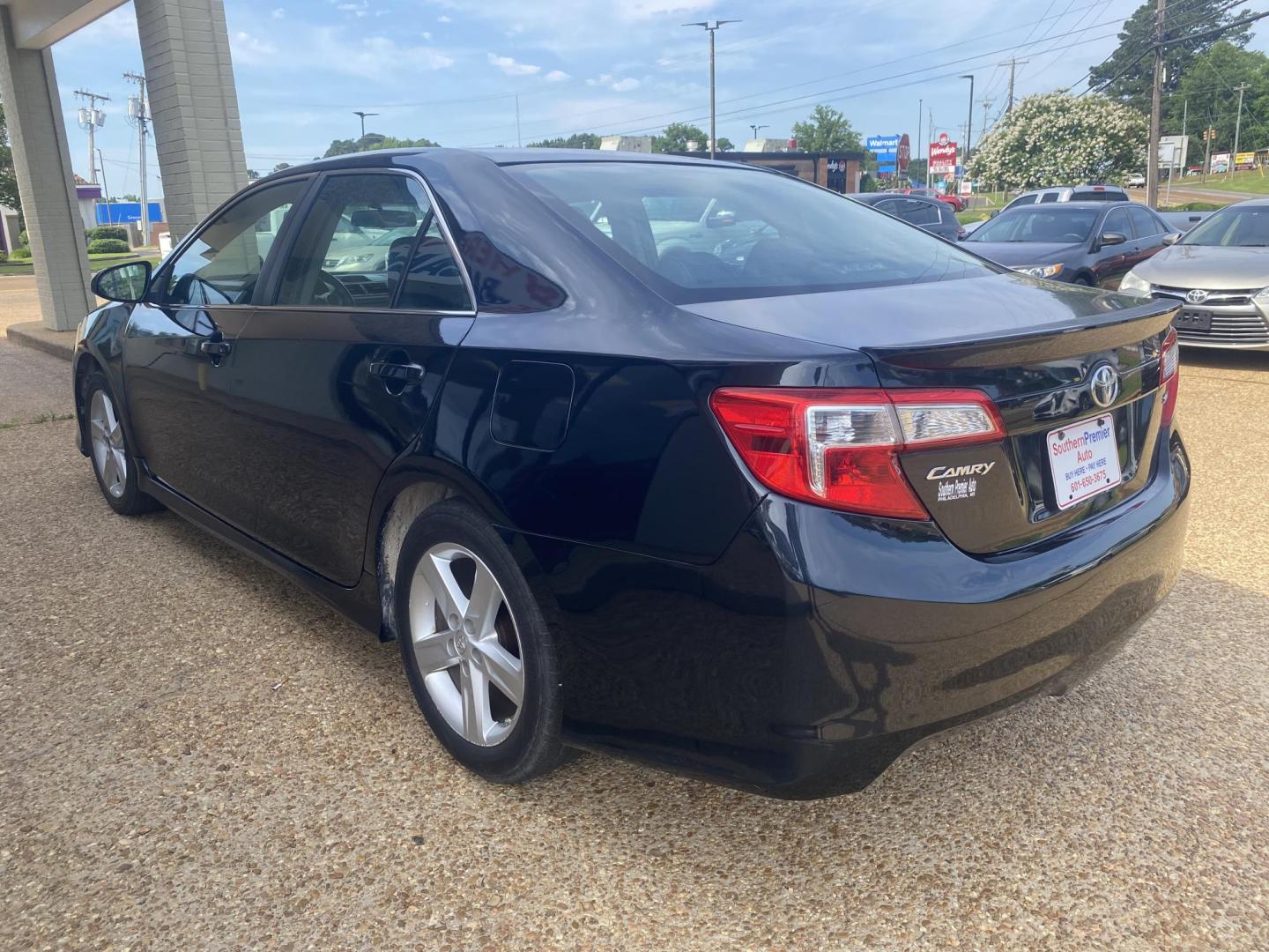 2013 BLUE TOYOTA CAMRY SE (4T1BF1FK5DU) , located at 922 W. Beacon St., Philadelphia, MS, 39350, (601) 650-3675, 32.770447, -89.127151 - Photo#3