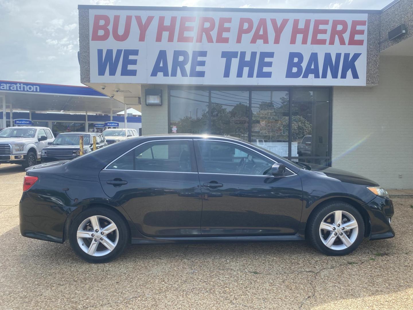 2013 BLUE TOYOTA CAMRY SE (4T1BF1FK5DU) , located at 922 W. Beacon St., Philadelphia, MS, 39350, (601) 650-3675, 32.770447, -89.127151 - Photo#6