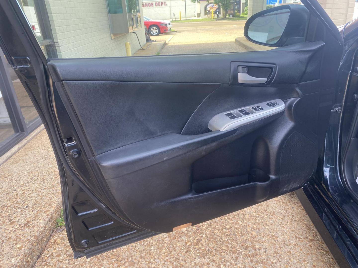 2013 BLUE TOYOTA CAMRY SE (4T1BF1FK5DU) , located at 922 W. Beacon St., Philadelphia, MS, 39350, (601) 650-3675, 32.770447, -89.127151 - Photo#8