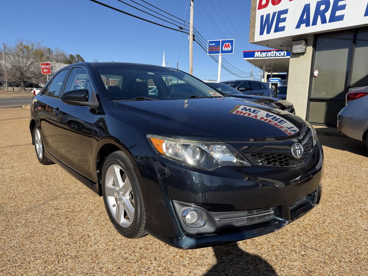 2013 BLUE TOYOTA CAMRY SE (4T1BF1FK5DU) , located at 922 W. Beacon St., Philadelphia, MS, 39350, (601) 650-3675, 32.770447, -89.127151 - Photo#0
