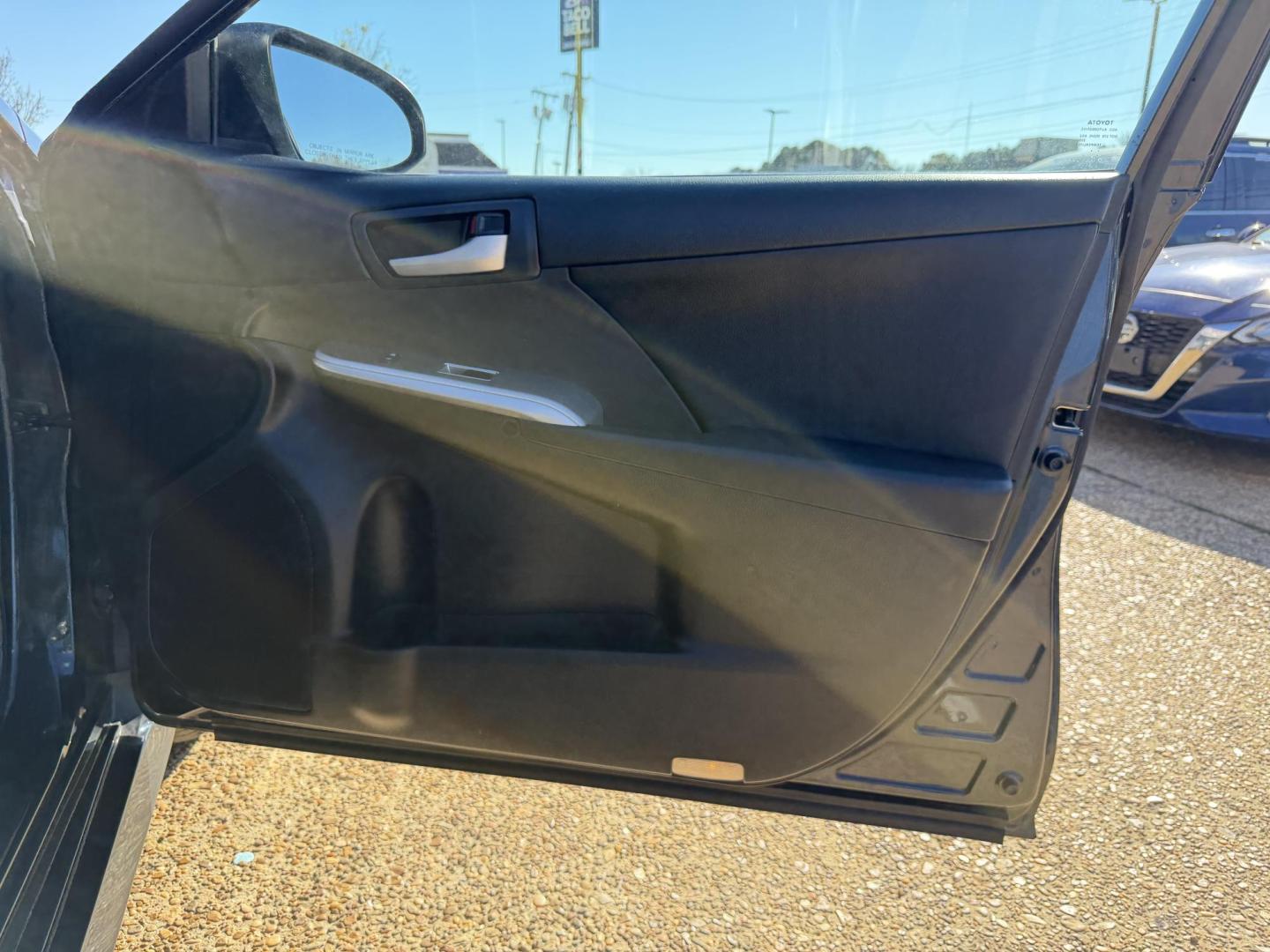 2013 BLUE TOYOTA CAMRY SE (4T1BF1FK5DU) , located at 922 W. Beacon St., Philadelphia, MS, 39350, (601) 650-3675, 32.770447, -89.127151 - Photo#10