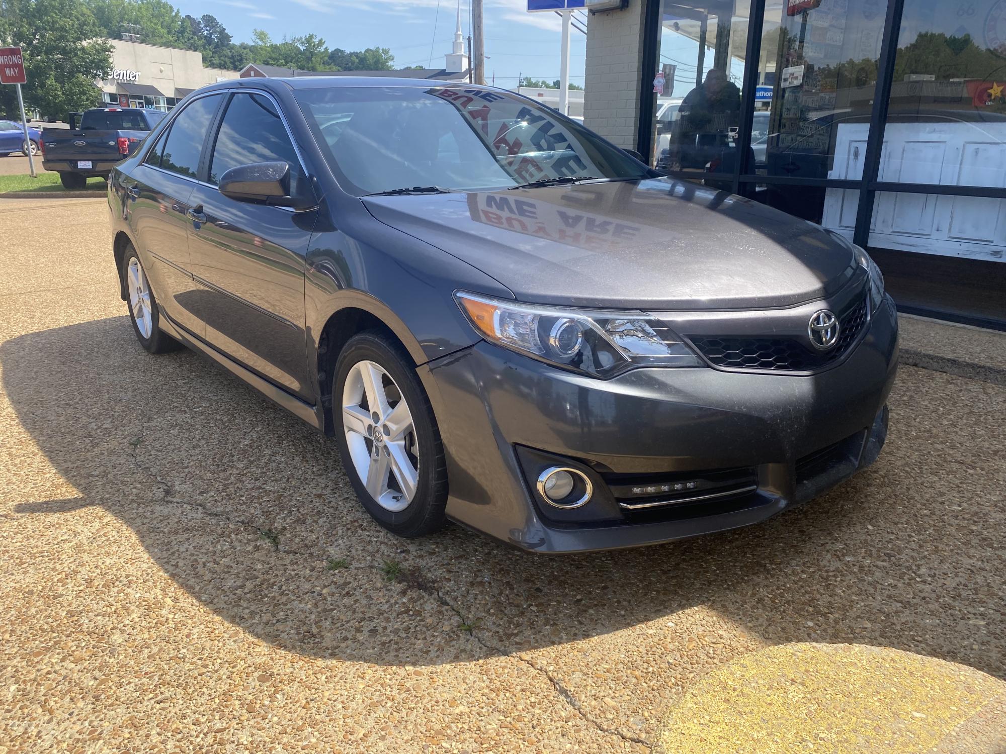photo of 2014 TOYOTA CAMRY SE 