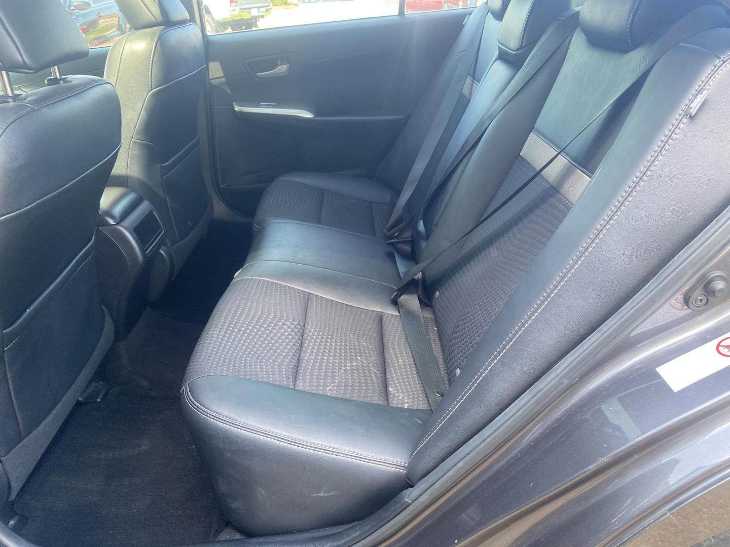2014 GREY TOYOTA CAMRY SE (4T1BF1FK9EU) , located at 922 W. Beacon St., Philadelphia, MS, 39350, (601) 650-3675, 32.770447, -89.127151 - Photo#13