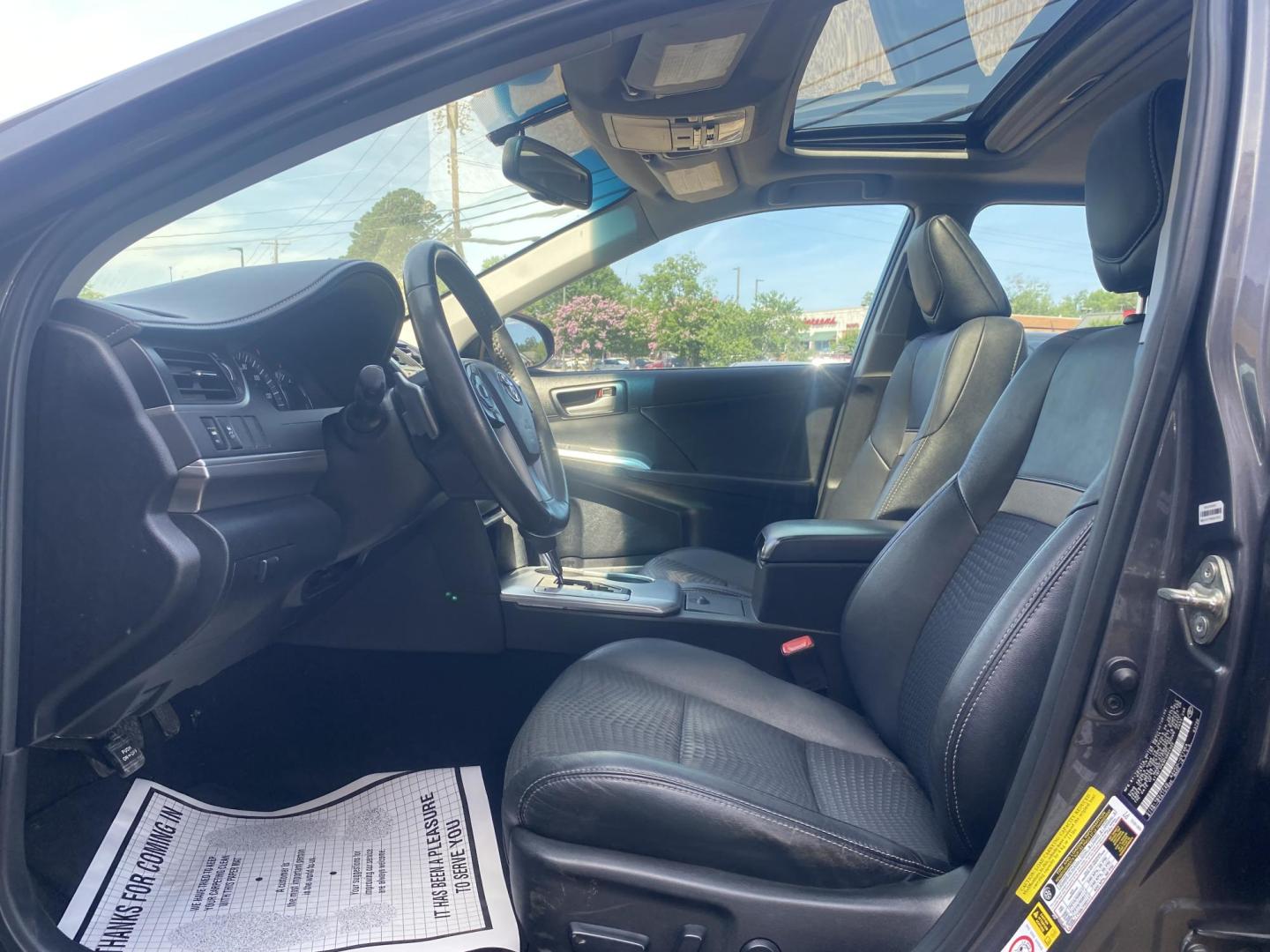 2014 GREY TOYOTA CAMRY SE (4T1BF1FK9EU) , located at 922 W. Beacon St., Philadelphia, MS, 39350, (601) 650-3675, 32.770447, -89.127151 - Photo#9