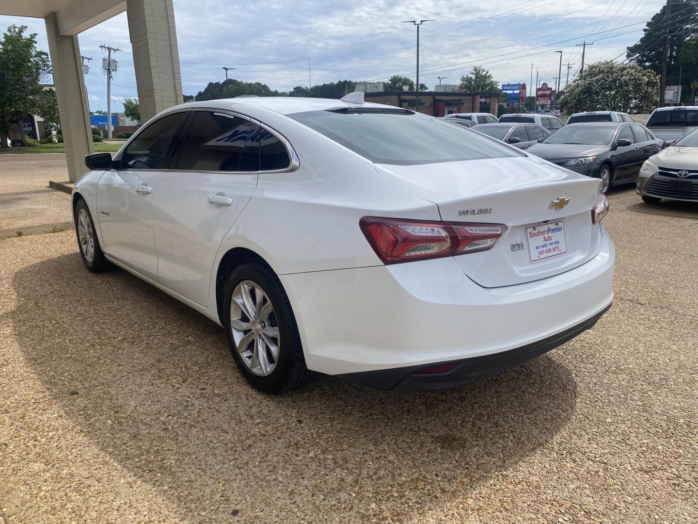 2019 WHITE CHEVROLET MALIBU LT (2FL) (1G1ZD5ST9KF) , located at 922 W. Beacon St., Philadelphia, MS, 39350, (601) 650-3675, 32.770447, -89.127151 - Photo#3