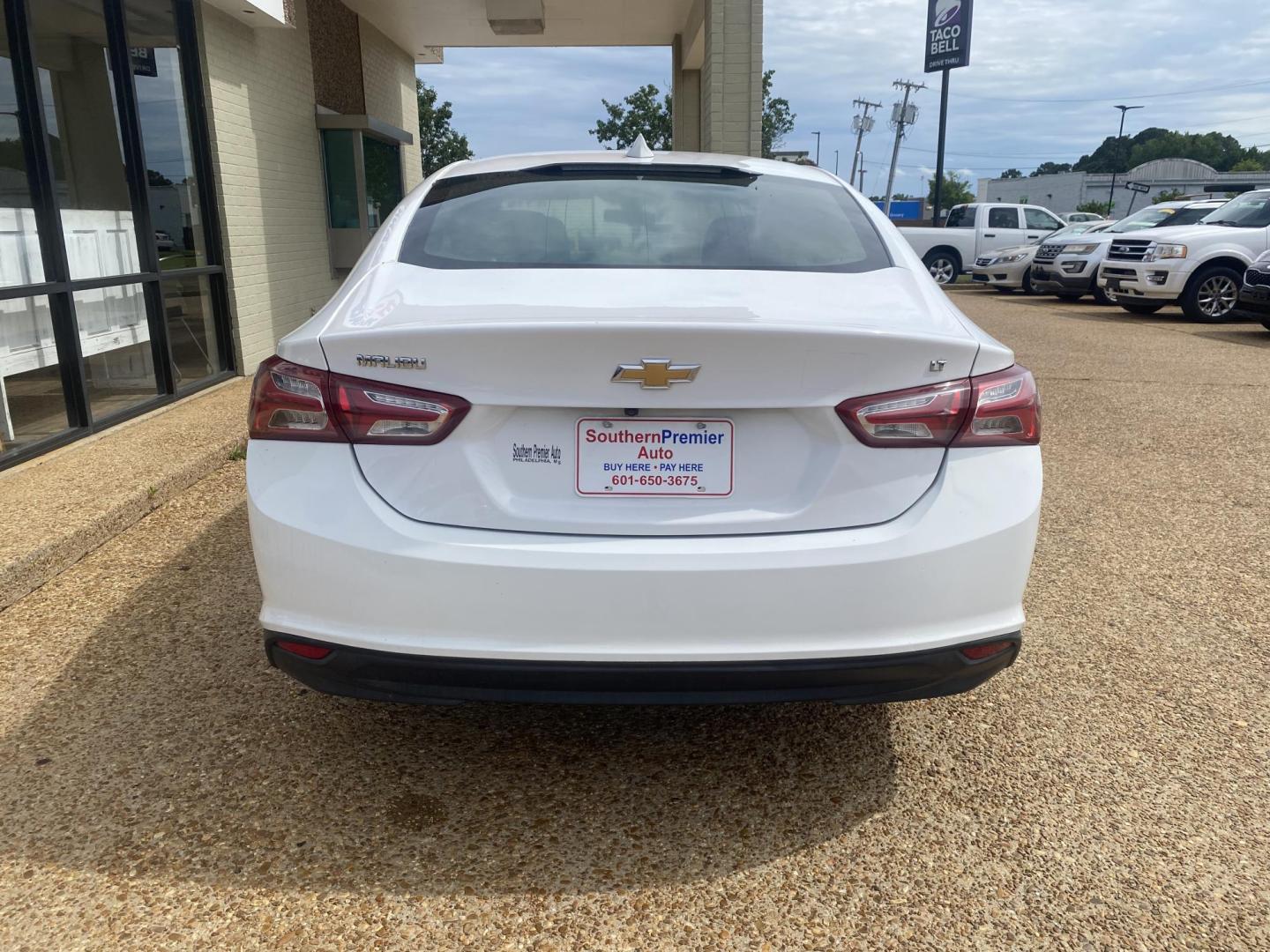 2019 WHITE CHEVROLET MALIBU LT (2FL) (1G1ZD5ST9KF) , located at 922 W. Beacon St., Philadelphia, MS, 39350, (601) 650-3675, 32.770447, -89.127151 - Photo#4