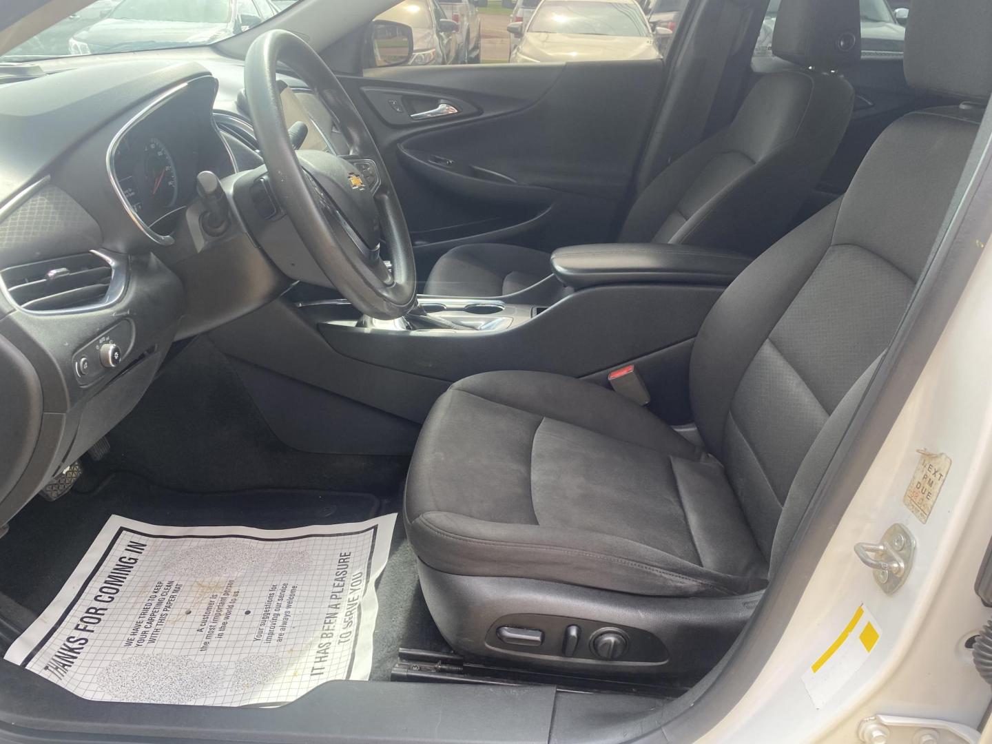 2019 WHITE CHEVROLET MALIBU LT (2FL) (1G1ZD5ST9KF) , located at 922 W. Beacon St., Philadelphia, MS, 39350, (601) 650-3675, 32.770447, -89.127151 - Photo#9