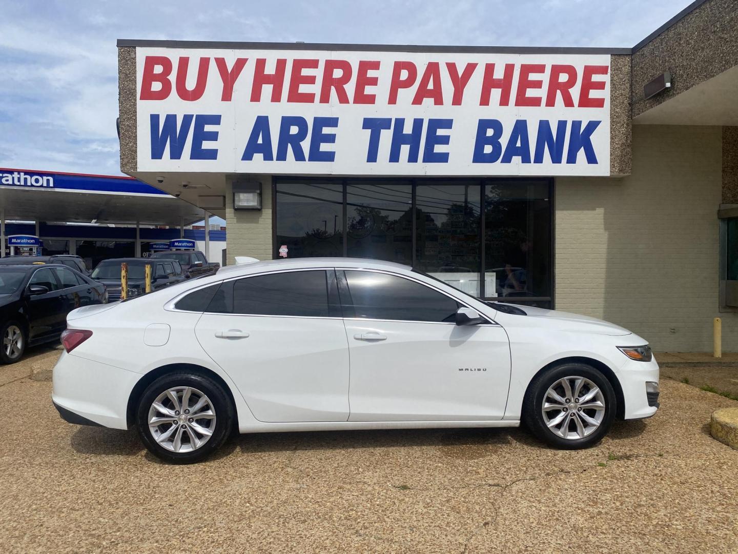 2019 WHITE CHEVROLET MALIBU LT (2FL) (1G1ZD5ST9KF) , located at 922 W. Beacon St., Philadelphia, MS, 39350, (601) 650-3675, 32.770447, -89.127151 - Photo#6