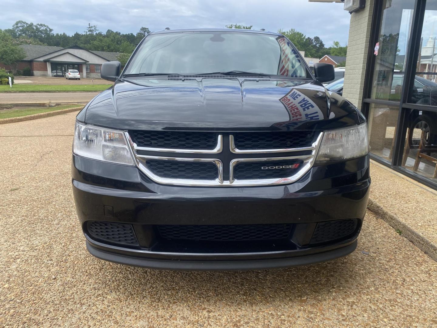 2020 BLACK DODGE JOURNEY SE (3C4PDCABXLT) , located at 922 W. Beacon St., Philadelphia, MS, 39350, (601) 650-3675, 32.770447, -89.127151 - Photo#1