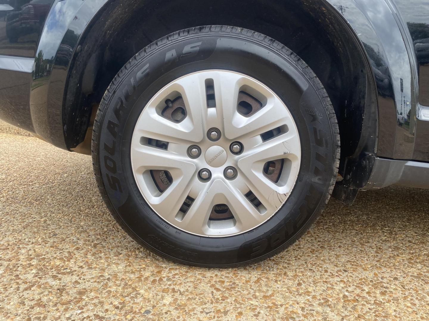 2020 BLACK DODGE JOURNEY SE (3C4PDCABXLT) , located at 922 W. Beacon St., Philadelphia, MS, 39350, (601) 650-3675, 32.770447, -89.127151 - Photo#7