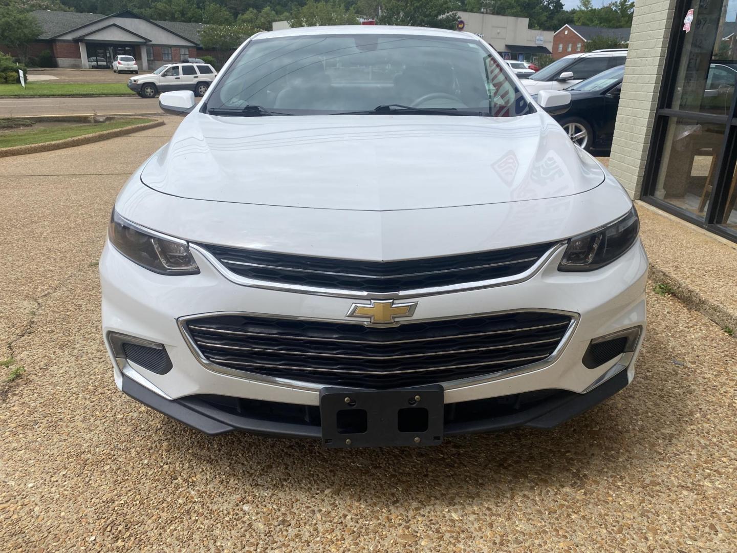 2018 WHITE CHEVROLET MALIBU LT (2FL) (1G1ZD5ST3JF) , located at 922 W. Beacon St., Philadelphia, MS, 39350, (601) 650-3675, 32.770447, -89.127151 - Photo#1