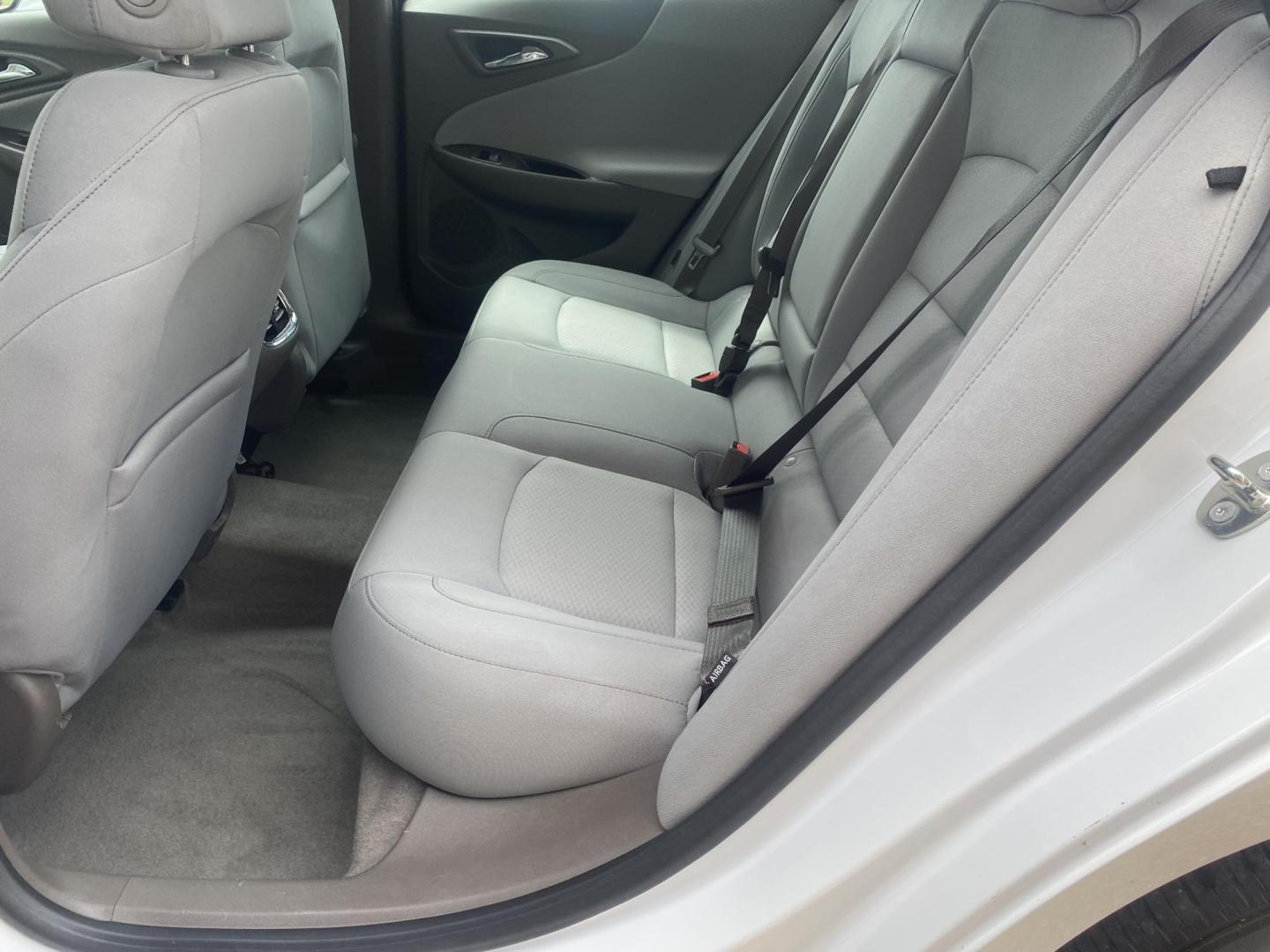 2018 WHITE CHEVROLET MALIBU LT (2FL) (1G1ZD5ST3JF) , located at 922 W. Beacon St., Philadelphia, MS, 39350, (601) 650-3675, 32.770447, -89.127151 - Photo#13