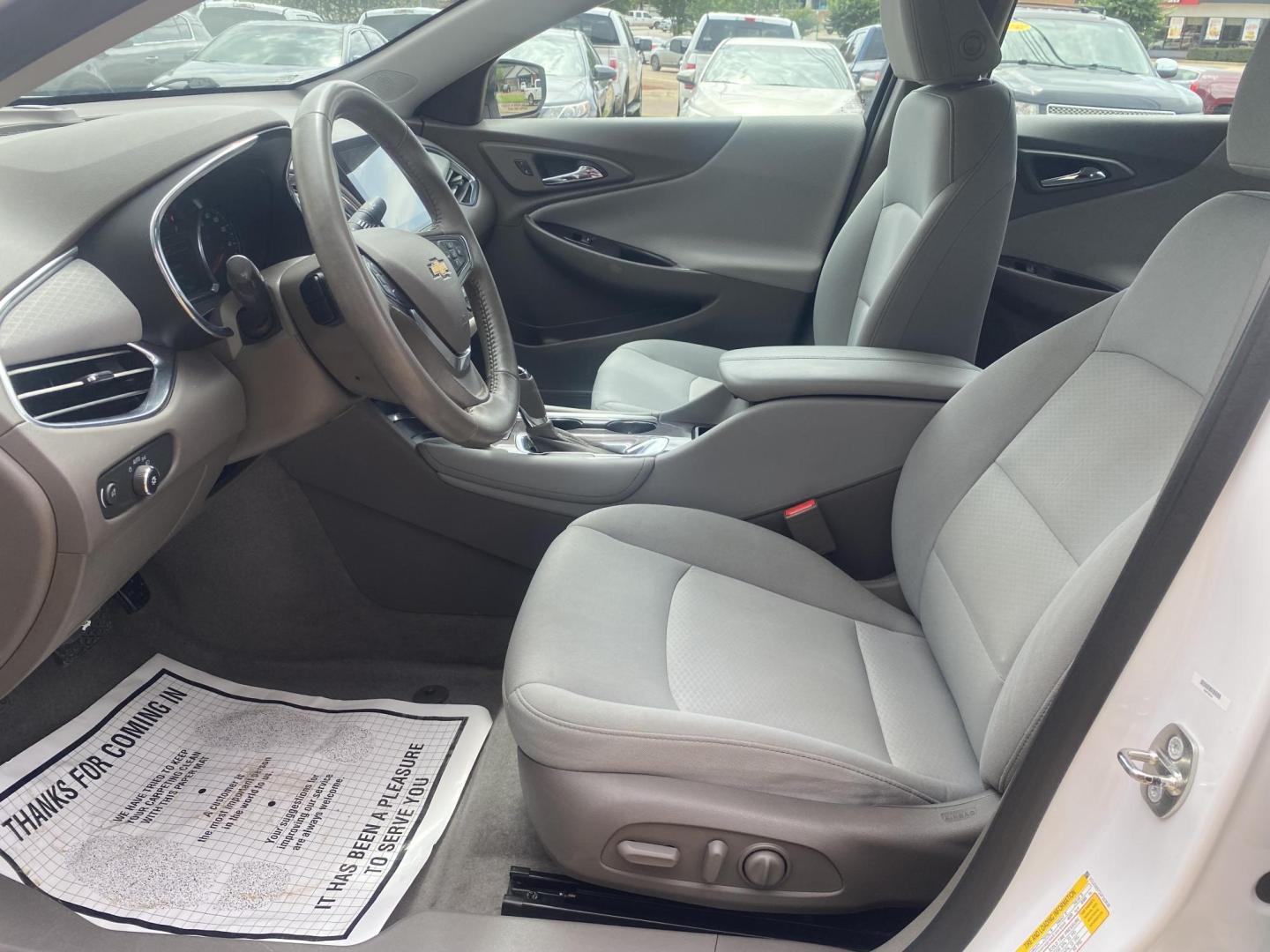 2018 WHITE CHEVROLET MALIBU LT (2FL) (1G1ZD5ST3JF) , located at 922 W. Beacon St., Philadelphia, MS, 39350, (601) 650-3675, 32.770447, -89.127151 - Photo#9