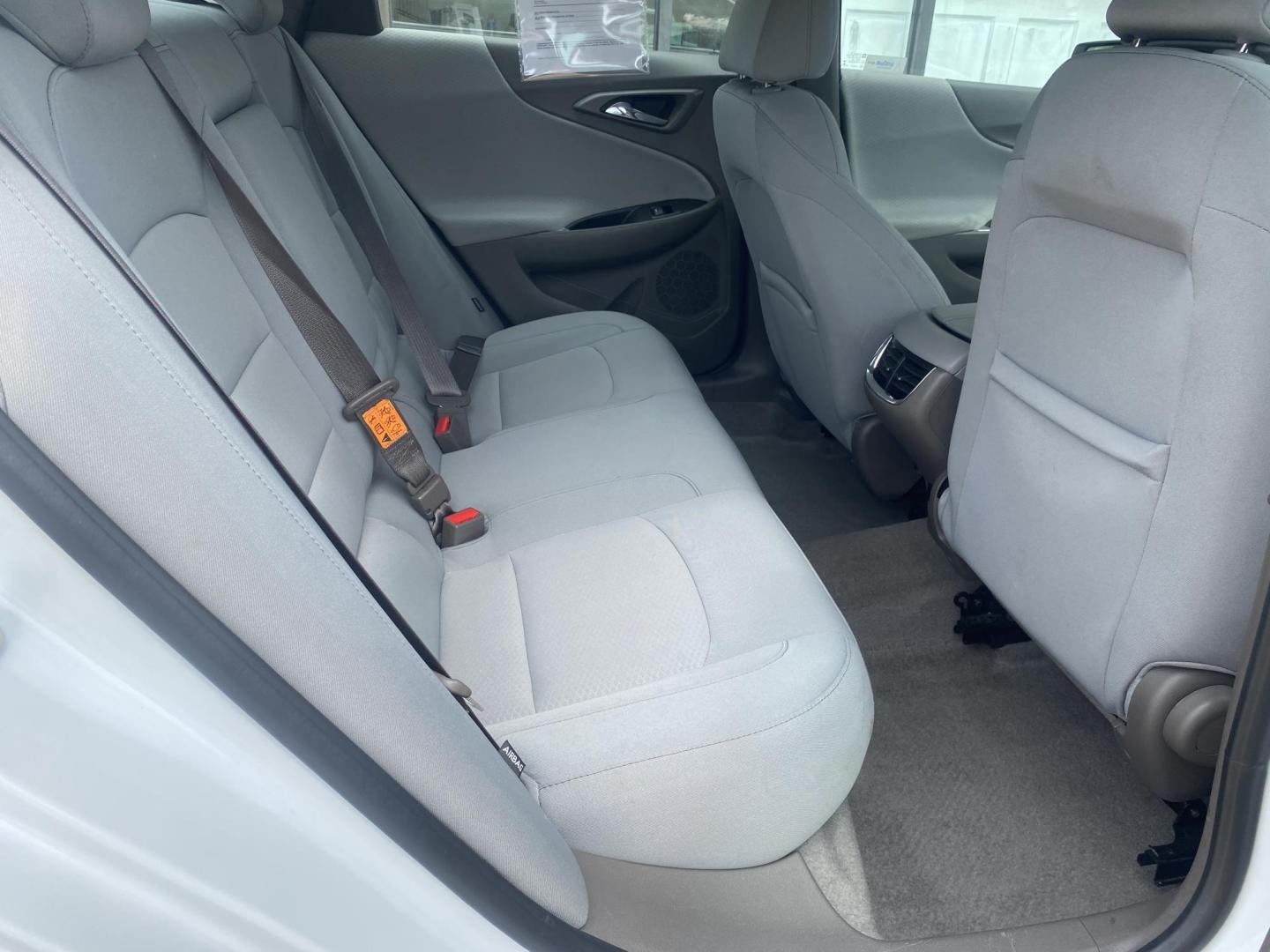 2018 WHITE CHEVROLET MALIBU LT (2FL) (1G1ZD5ST3JF) , located at 922 W. Beacon St., Philadelphia, MS, 39350, (601) 650-3675, 32.770447, -89.127151 - Photo#14