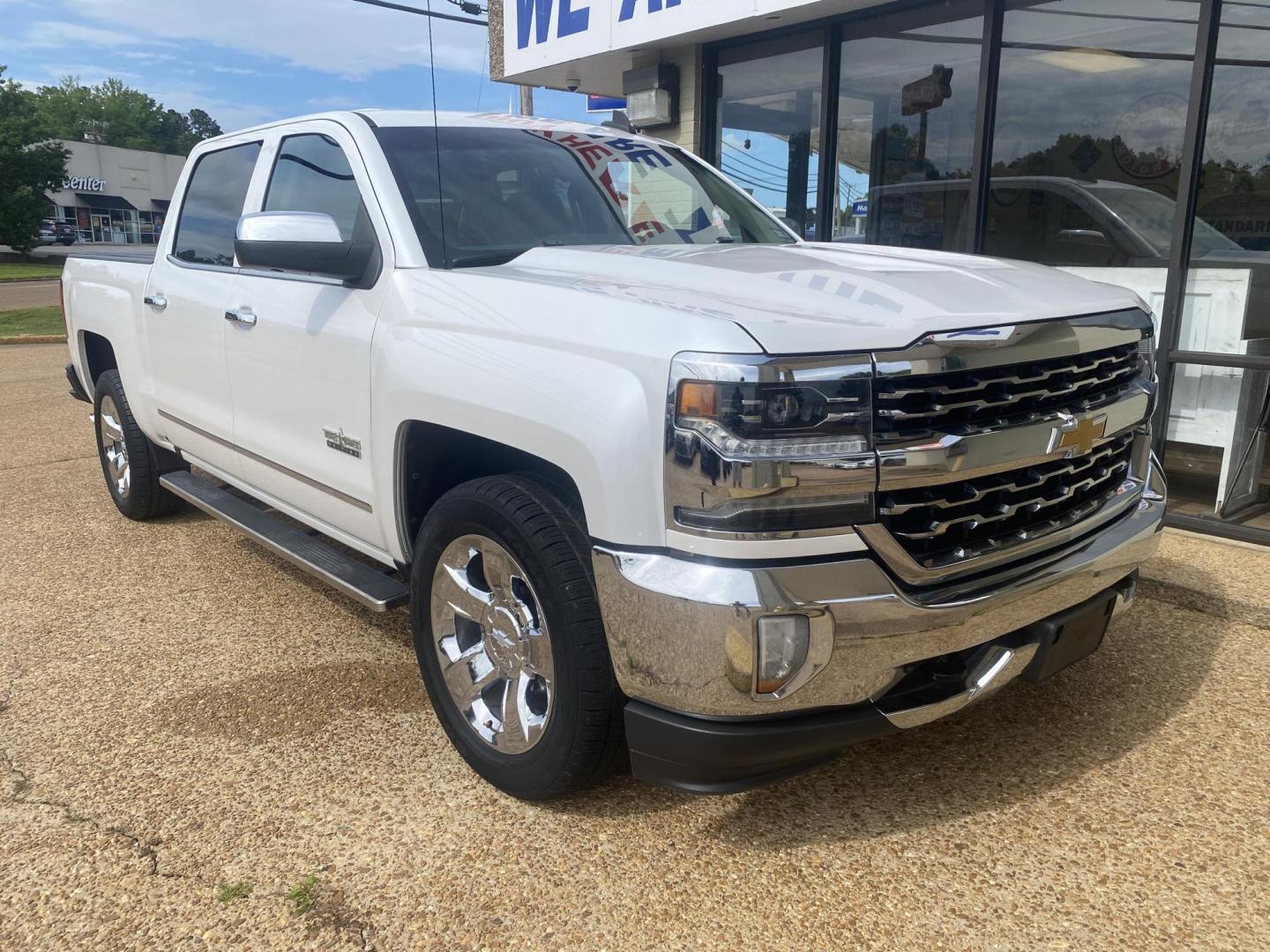 2018 WHITE CHEVROLET SILVERADO LTZ (3GCPCSEC5JG) , located at 922 W. Beacon St., Philadelphia, MS, 39350, (601) 650-3675, 32.770447, -89.127151 - Photo#0