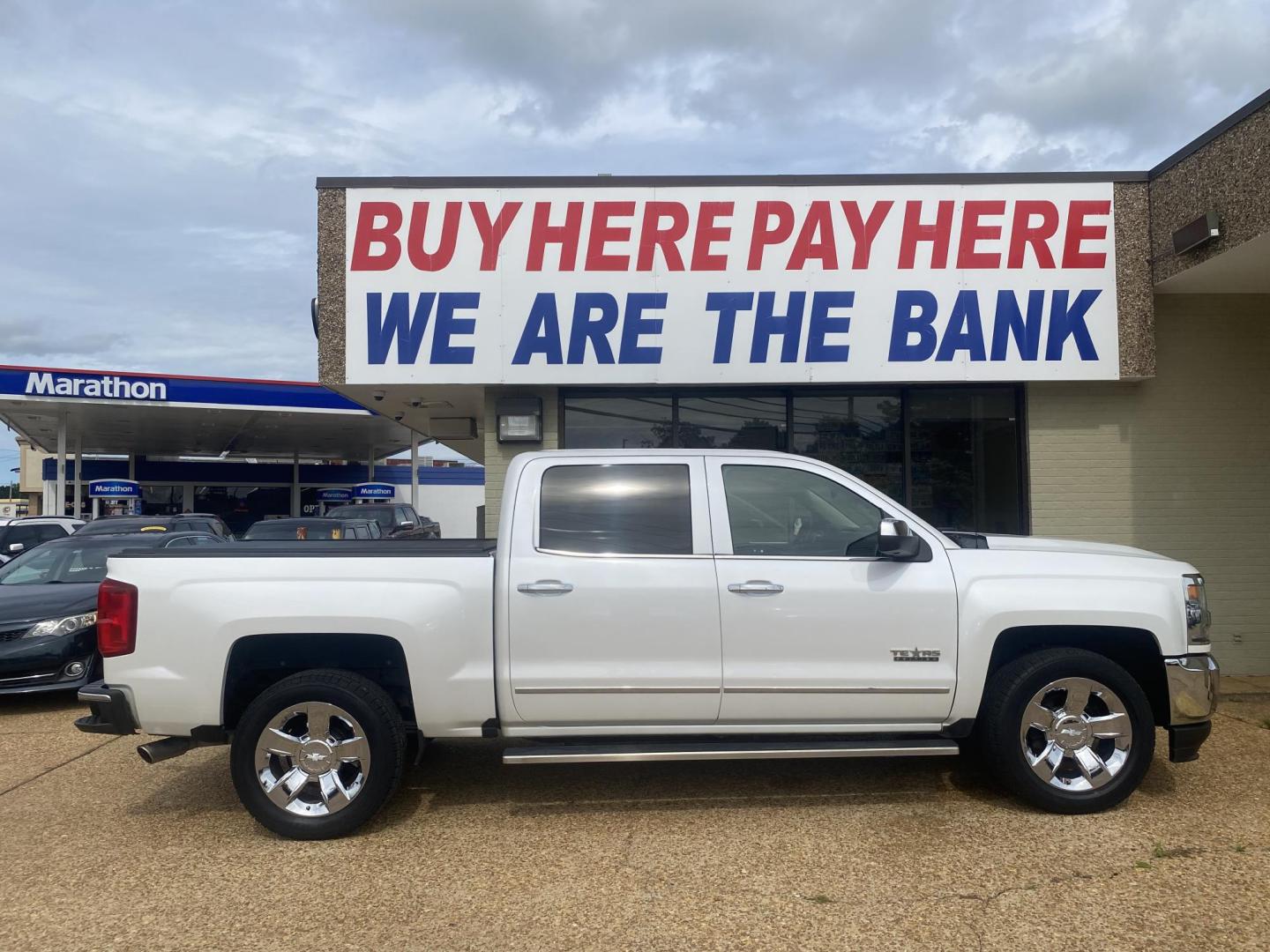 2018 WHITE CHEVROLET SILVERADO LTZ (3GCPCSEC5JG) , located at 922 W. Beacon St., Philadelphia, MS, 39350, (601) 650-3675, 32.770447, -89.127151 - Photo#6