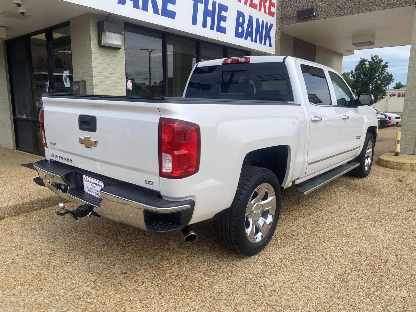 2018 WHITE CHEVROLET SILVERADO LTZ (3GCPCSEC5JG) , located at 922 W. Beacon St., Philadelphia, MS, 39350, (601) 650-3675, 32.770447, -89.127151 - Photo#5